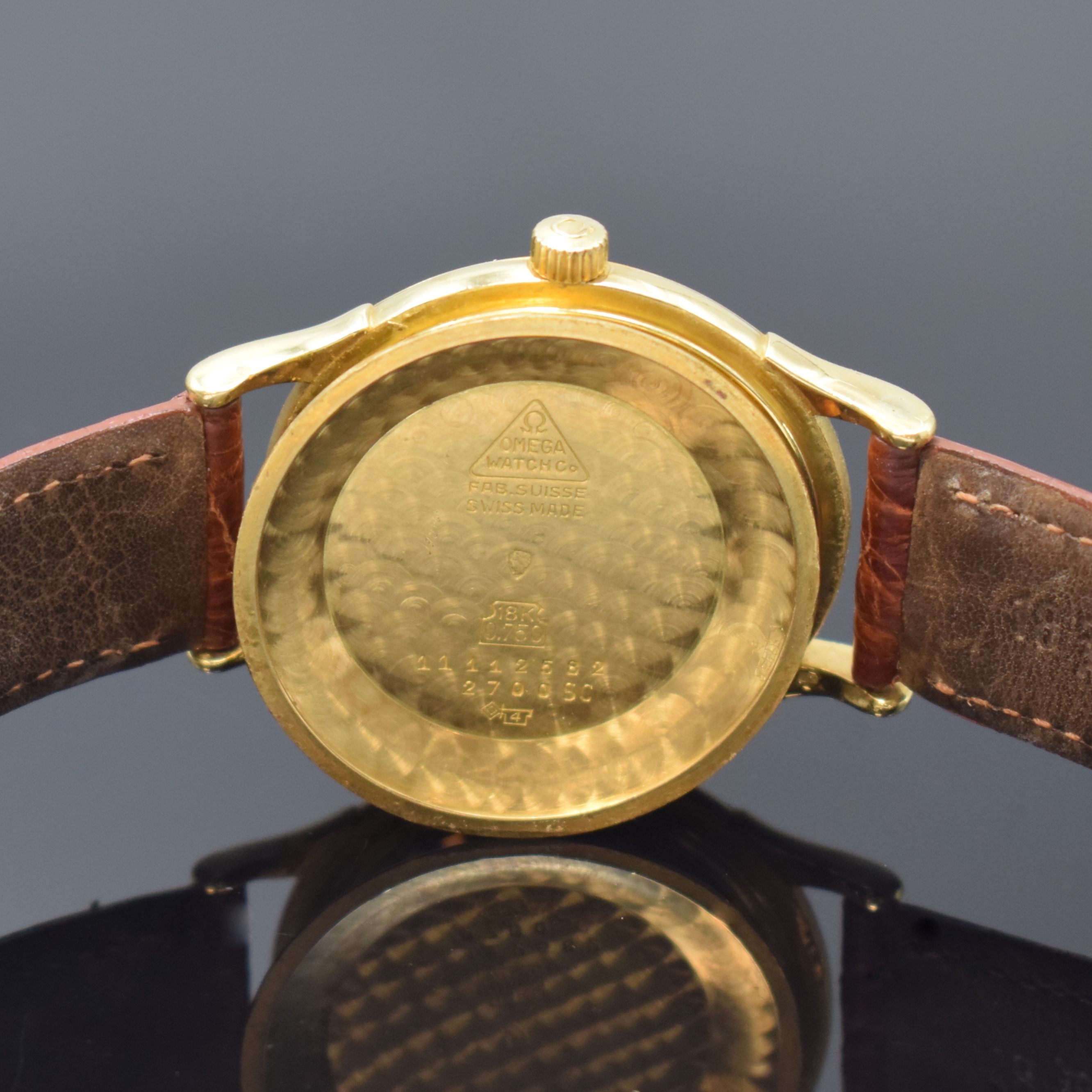 Detail f: OMEGA Constellation seltene Herrenarmbanduhr Chronometer in GG 750/000 Referenz 2700 SC, Schweiz um 1952, Hammerautomatik, Boden m. Darst. Sternwarte ...
