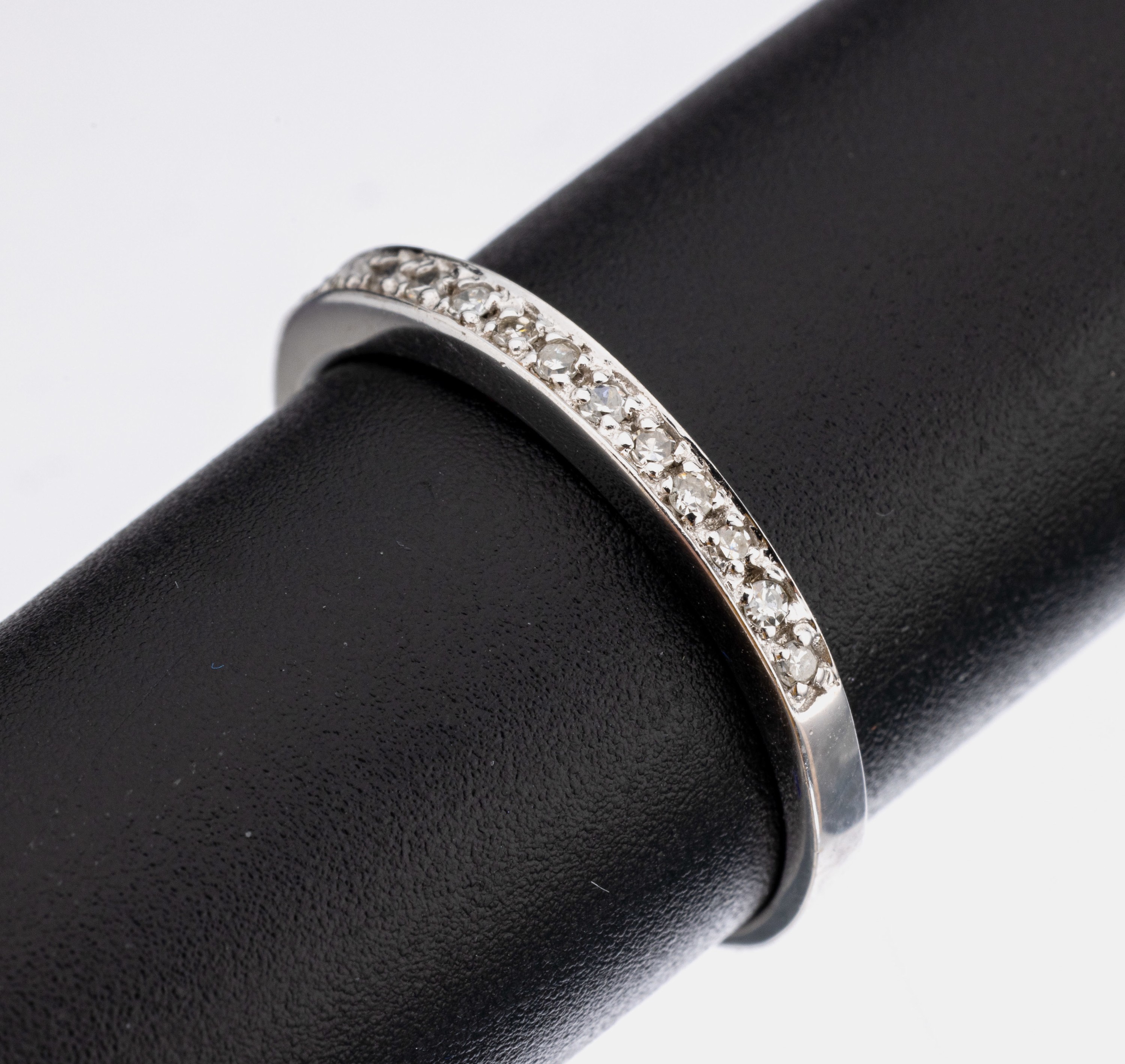 14 kt Gold Diamant-Ring, WG 585/000, 13 8/8-Diamanten zus. ca. 0.15 ct Weiß/si, ca.1.9 g, RW 57, reinigungsbed.