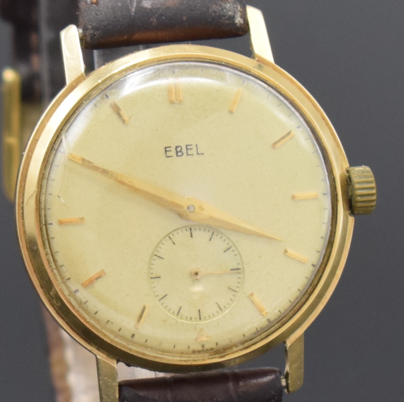 Detail c: EBEL Armbanduhr in GG 585/000, Schweiz um 1940, Boden und Glasrand aufgedr., Zifferbl. m. aufgel. Indizes altersbed. fl./pat., Rundankerw., Kal. 112, ...