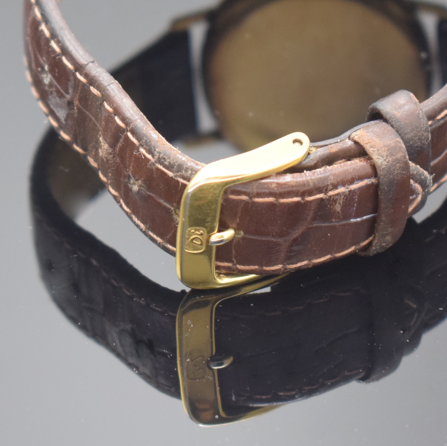 Detail e: EBEL Armbanduhr in GG 585/000, Schweiz um 1940, Boden und Glasrand aufgedr., Zifferbl. m. aufgel. Indizes altersbed. fl./pat., Rundankerw., Kal. 112, ...