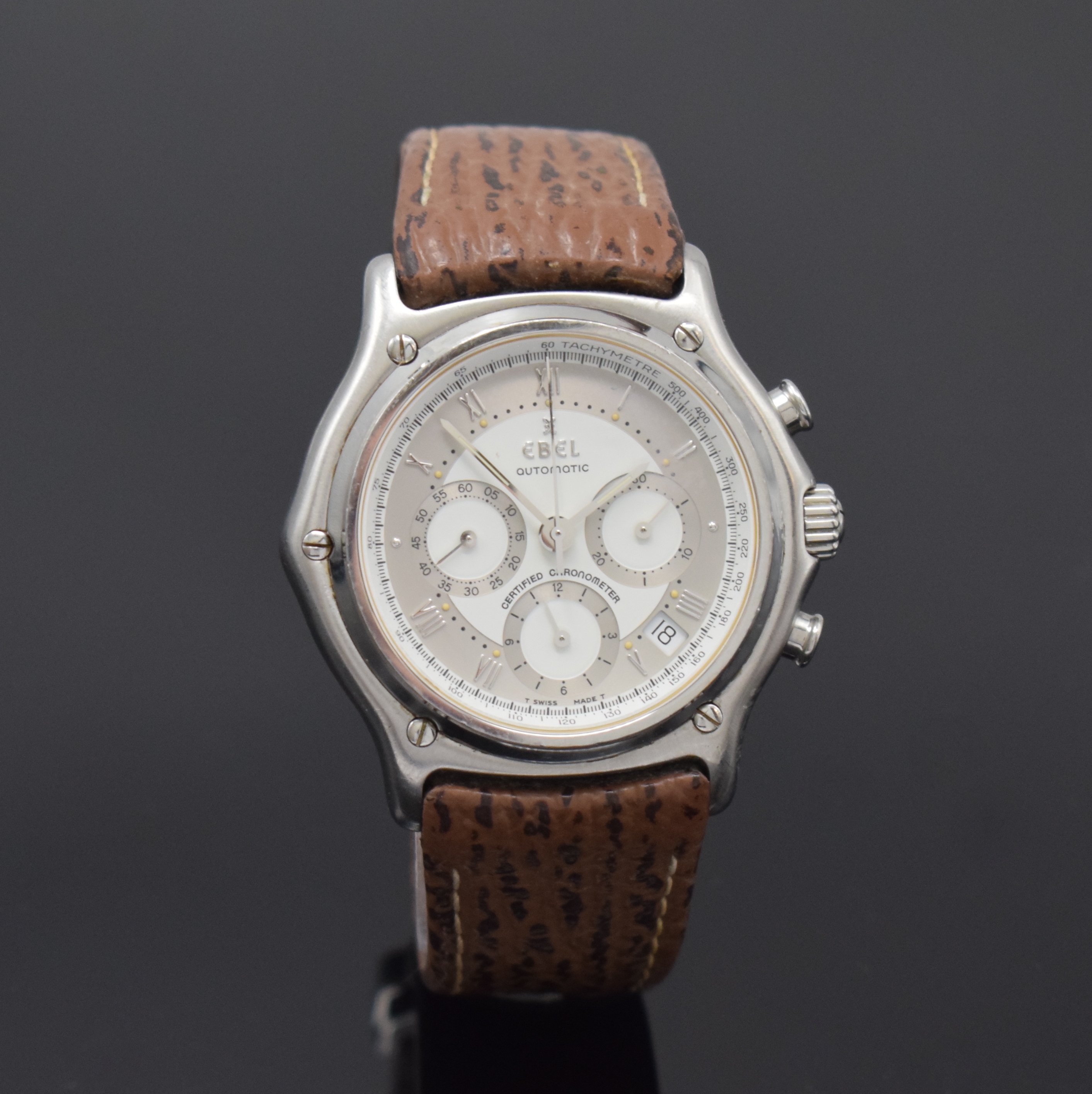 Detail b: EBEL Armbandchronograph Chronometer Le Modulor Referenz 9137241, Automatik, Schweiz um 2008, Edelstahlgeh. inkl. orig. Lederband m. Faltschl., Boden ...