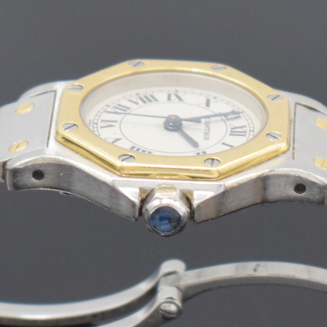 Detail e: CARTIER Damenarmbanduhr Santos Ronde Referenz 187903, Schweiz um 1990, Edelstahl/Gold kombiniert inkl. Gliederband m. Faltschl., quarz, Boden 4-fach ...