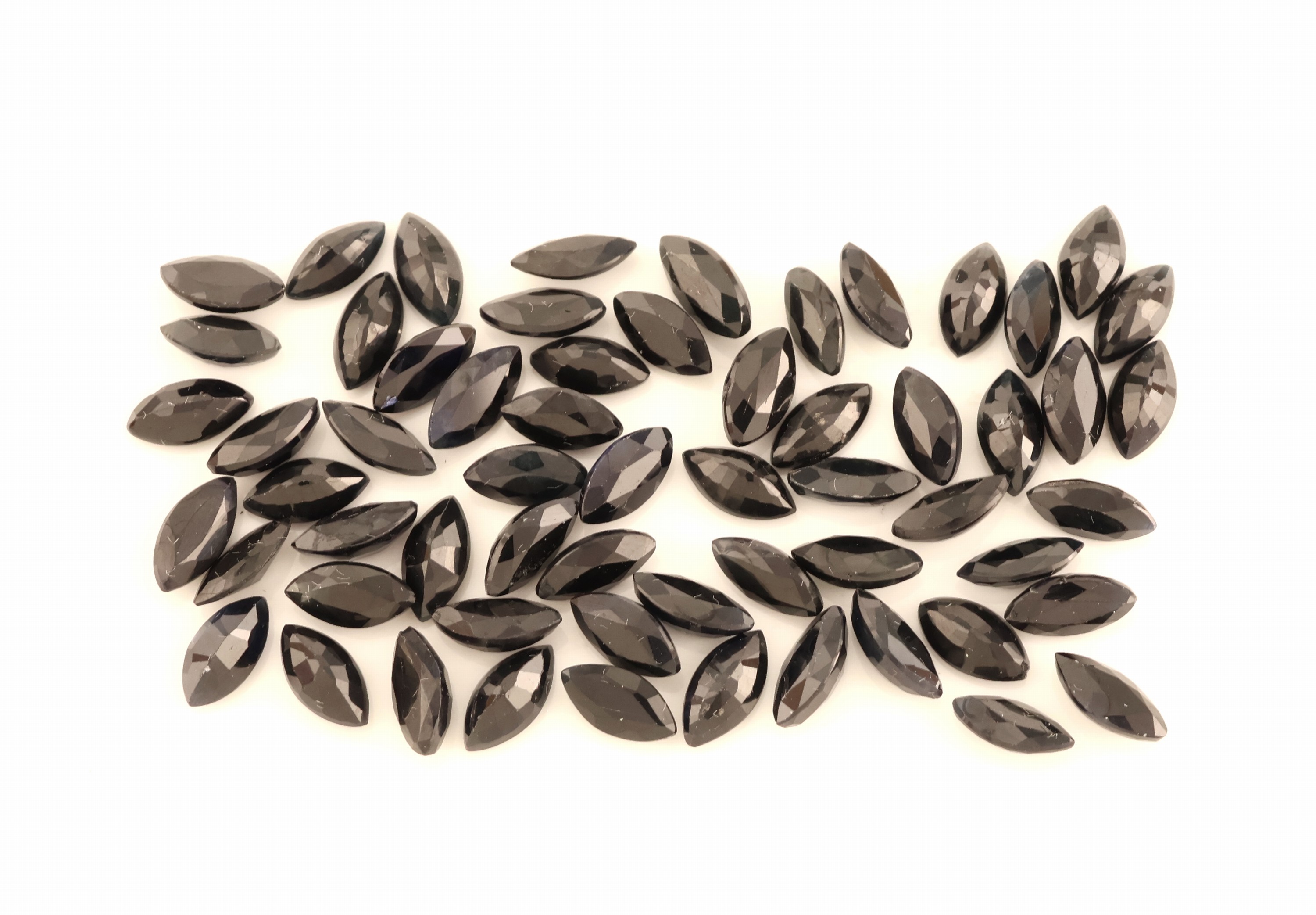 Lot lose Saphire, ca. 21.22 ct, Navettes in versch. Größen, Ausfassware