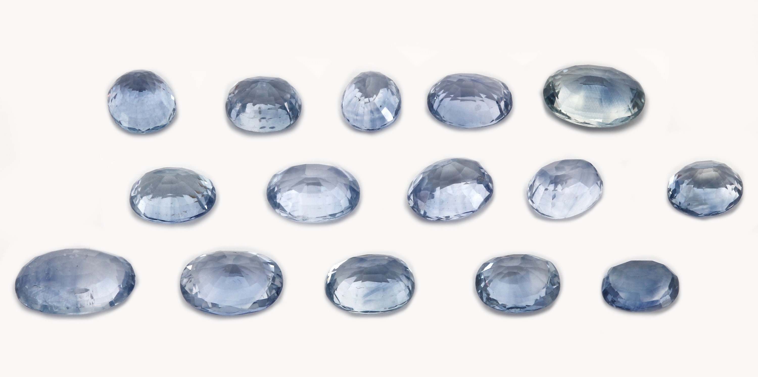 Detail a: Lot lose Saphire, zus. ca. 10.37 ct, ovalfacett., versch. Größen und Farbnuancen