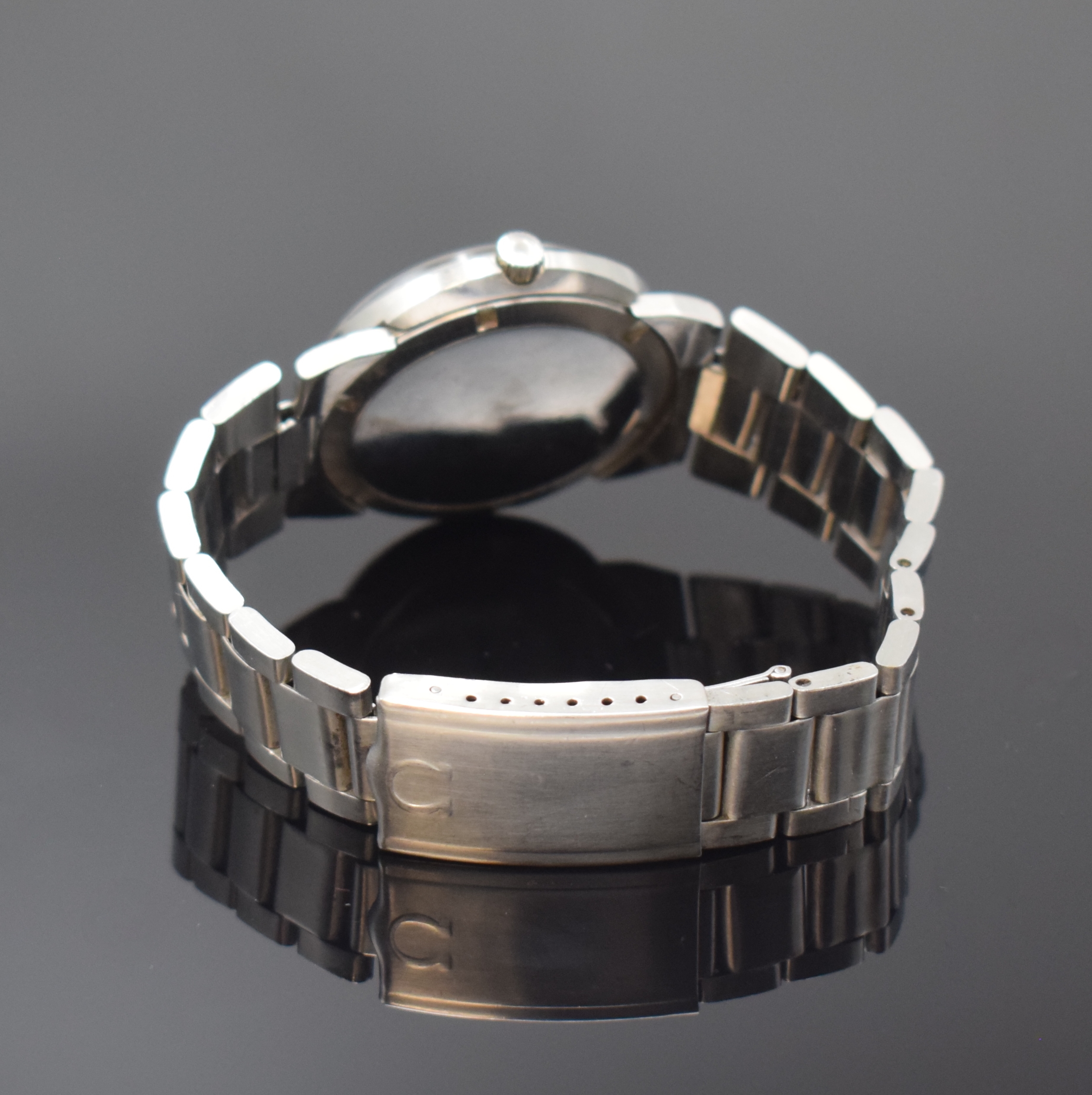 Detail b: OMEGA Geneve Dynamic Herrenarmbanduhr in Stahl, Schweiz um 1970, Handaufzug, Monocoque-Geh. inkl. integr. original Gliederband m. Faltschl., ...
