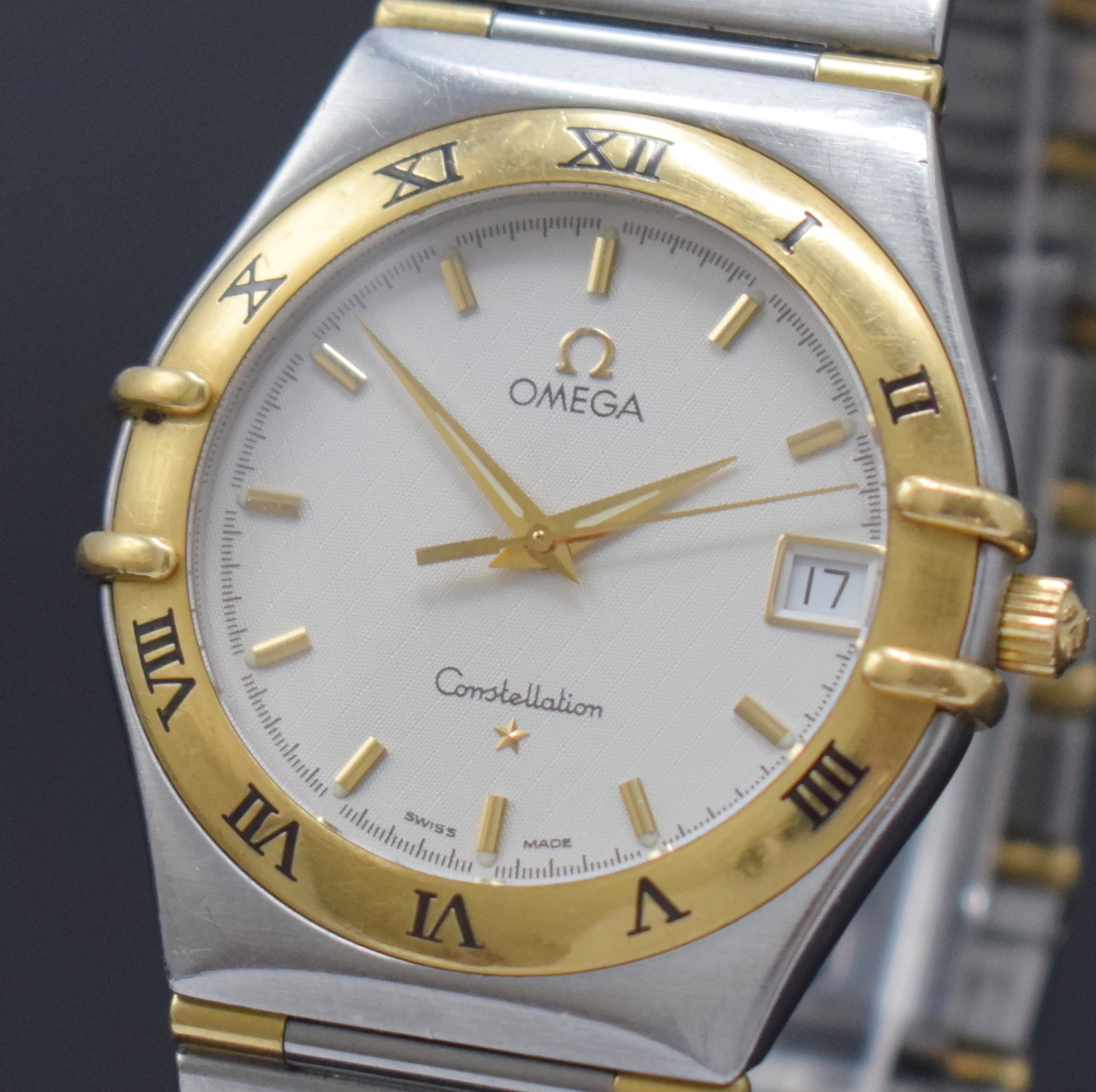 Detail a: OMEGA Constellation Armbanduhr Referenz 396 1201, Schweiz um 2000, quarz, Edelstahl und Gold kombiniert, Boden aufgedr., Gliederband m. Faltschl. ...