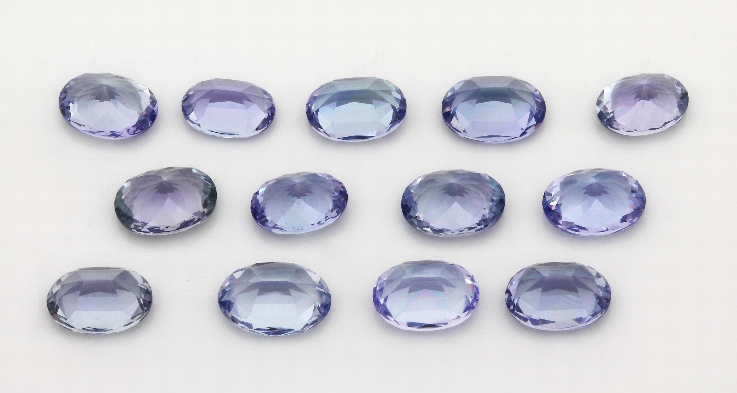 Detail a: Lot 13 ovalfacett. lose Tansanite, zus. ca. 13.9 ct