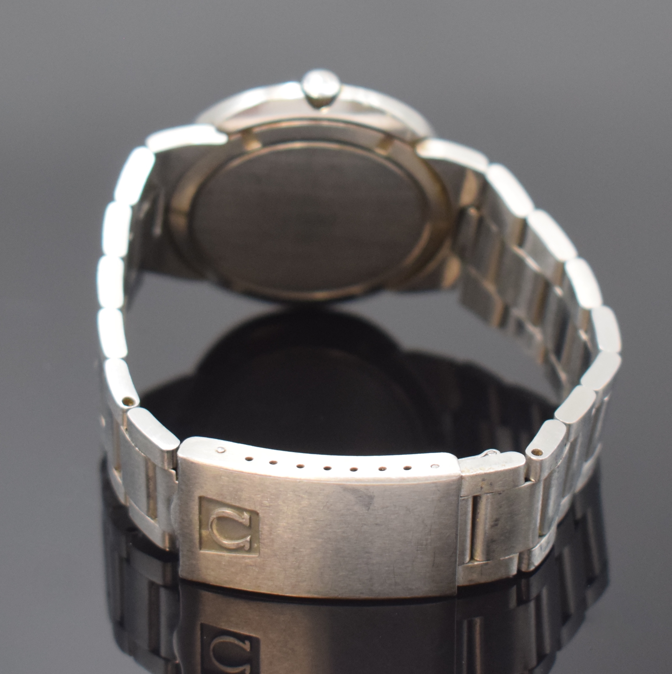 Detail b: OMEGA Geneve Dynamic Herrenarmbanduhr, Schweiz um 1970, Automatik, Edelstahl Monocoque-Geh. inkl. orig. Gliederband m. Faltschl., grau-blaues ...