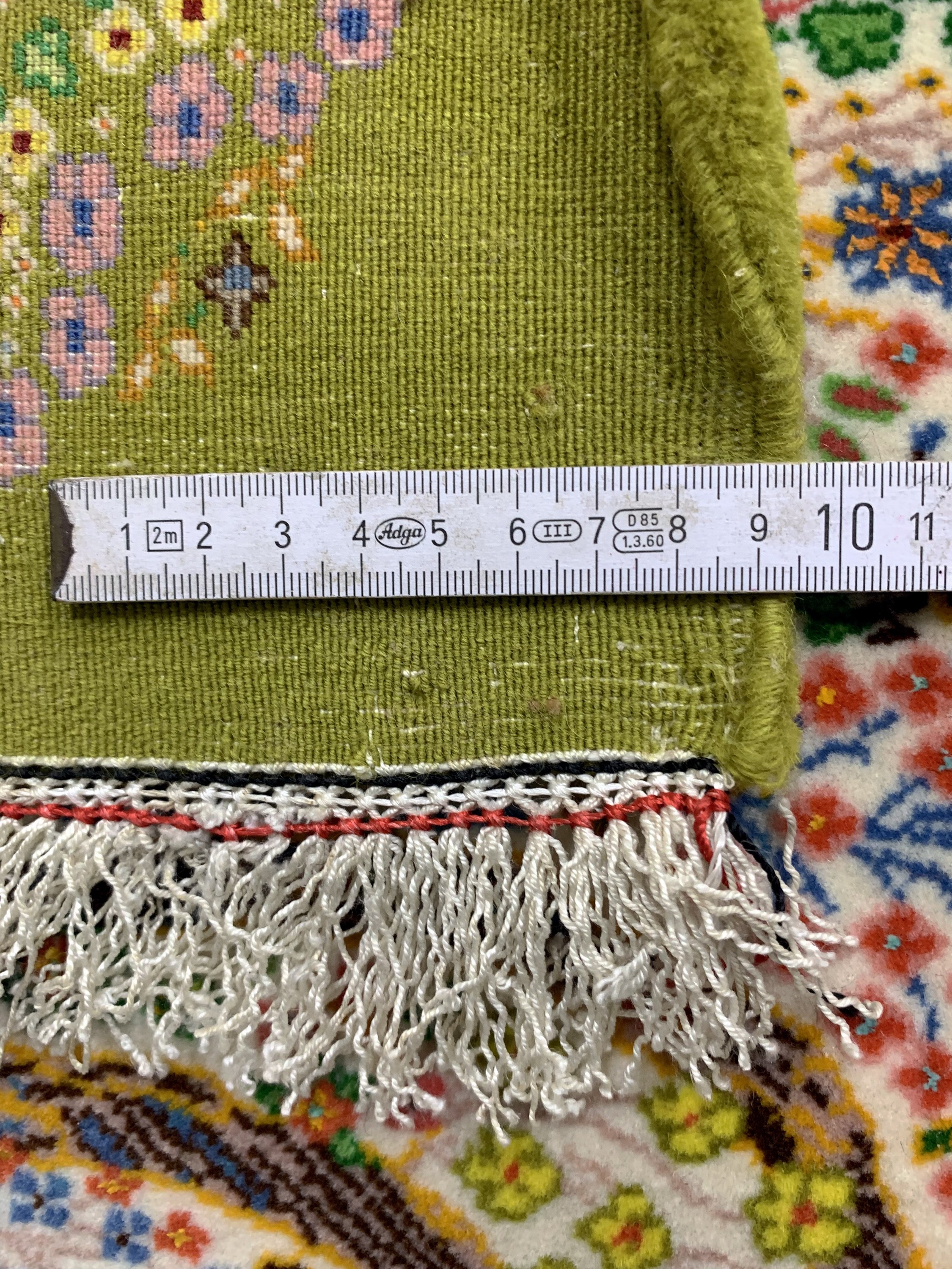 Detail f: Ghom Kork sehr fein, Persien, Ende 20.Jhd, Korkwolle mit und auf Seide, ca. 206 x 135 cm,ca. 1,0 Mio. Kn/qm, EHZ:(nahezu Neuwertig).