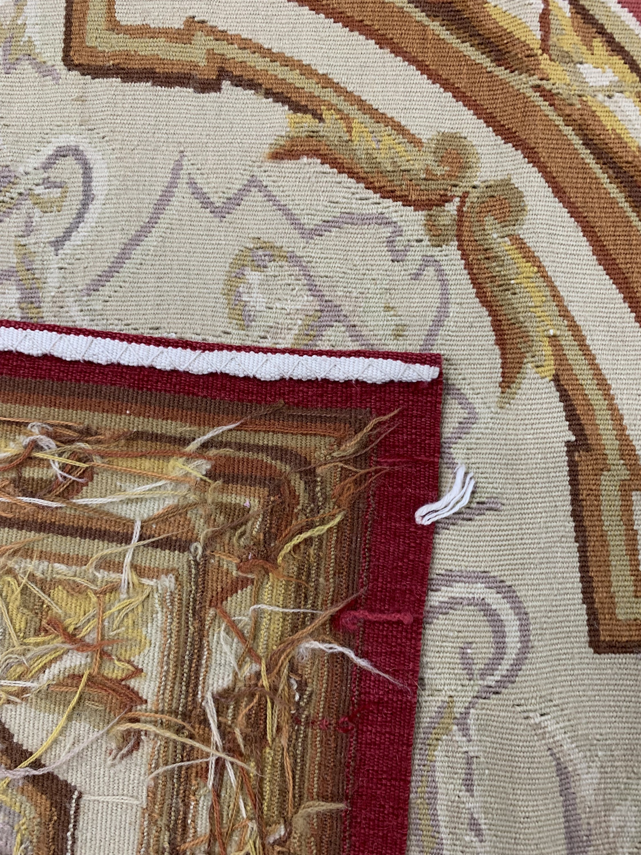 Detail h: Aubusson flachgwewebt, China, Ende 20.Jhd, Wolle auf Baumwolle, ca. 303 x 230 cm, EHZ:(nahezu Neuwertig)