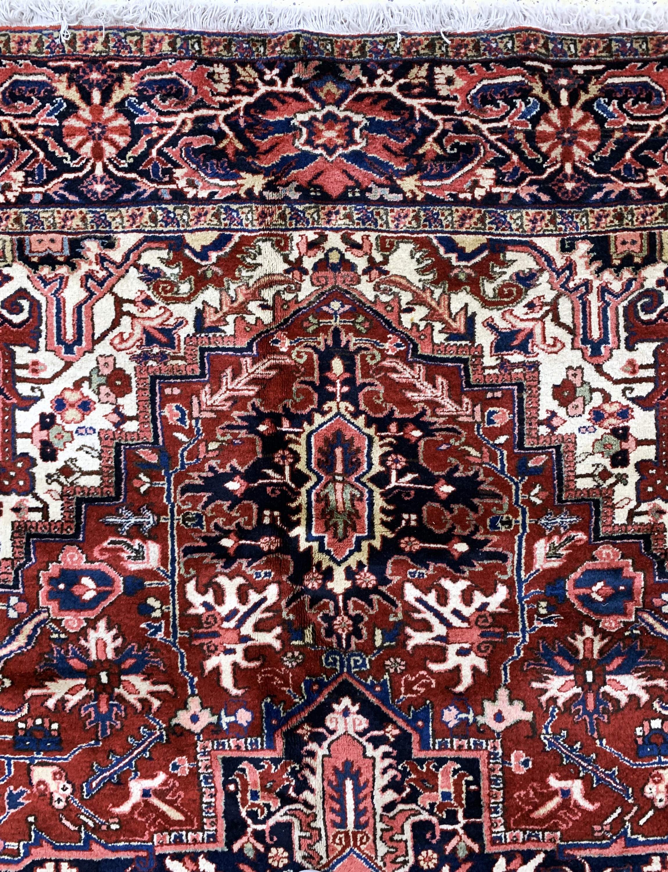 Detail e: Heriz alt, Persien, Mitte 20.Jhd, Wolle aufBaumwolle, ca. 415 x 295 cm, EHZ: 1-2