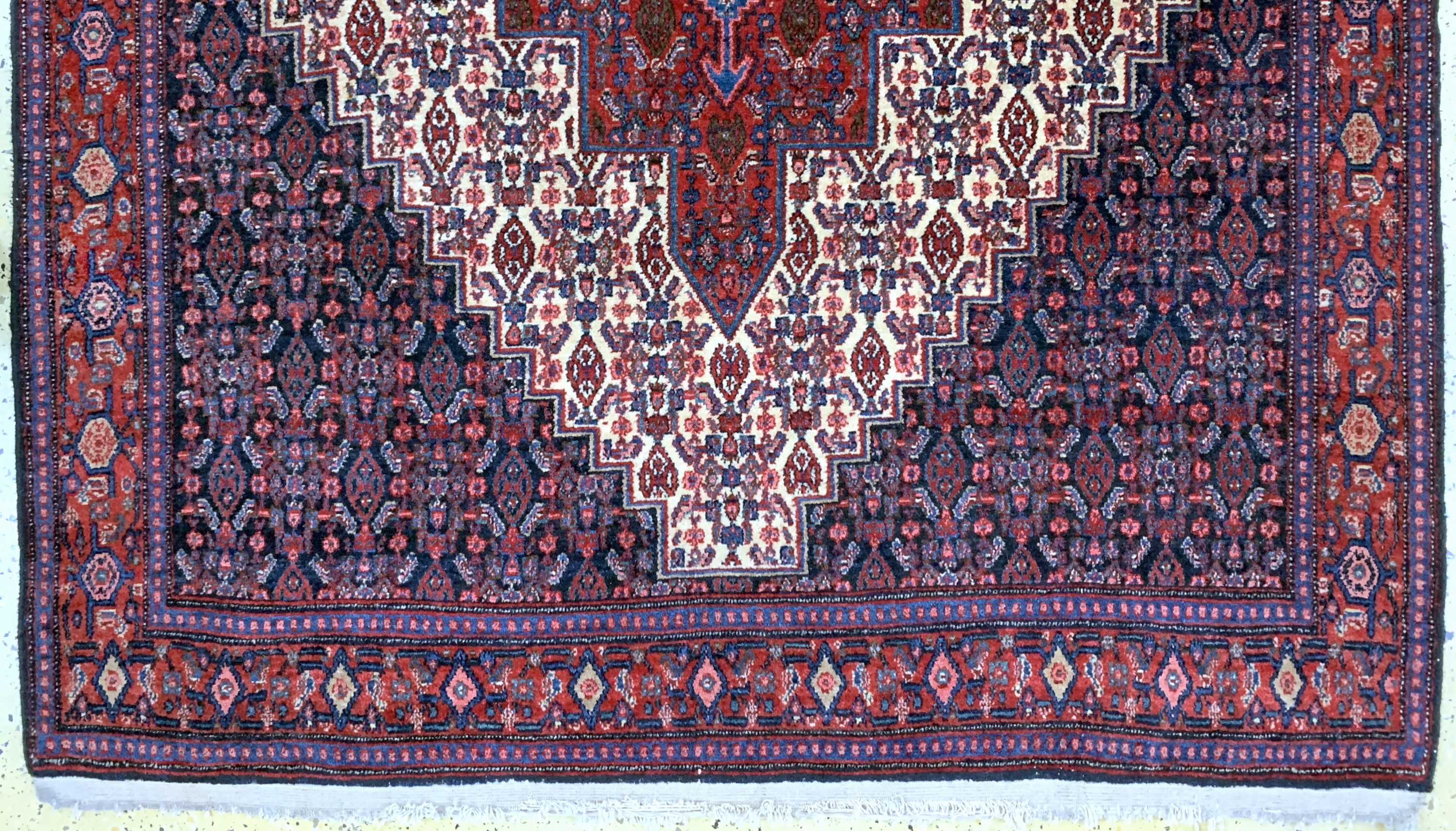 Detail c: Senneh alt, Persien, Anfang 20.Jhd, Wolle auf Baumwolle, ca. 215 x 147 cm, EHZ: 2