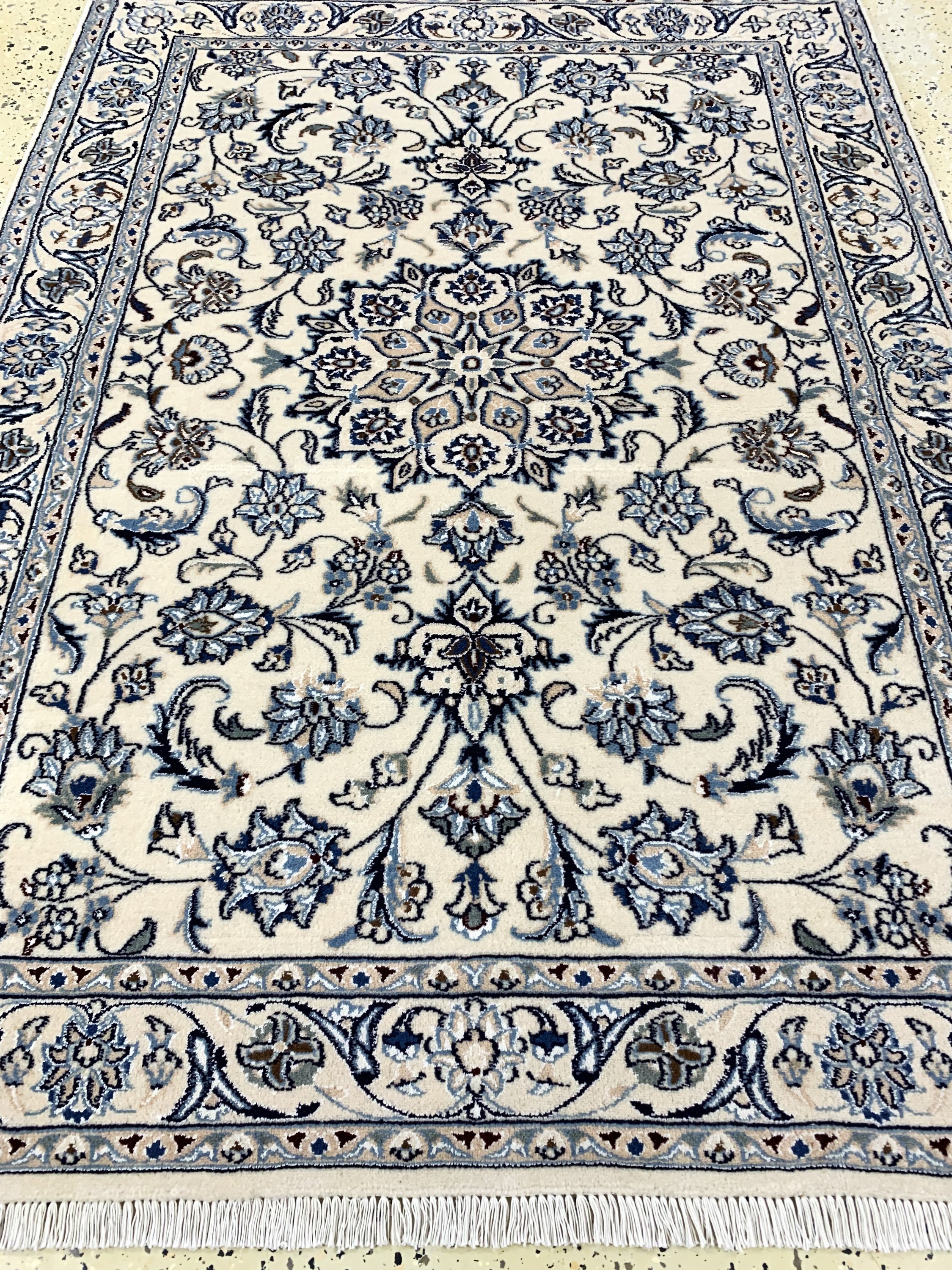 Detail d: Nain, Persien, Ende 20.Jhd, Wolle auf Baumwolle, ca. 160 x 120 cm, EHZ: 2