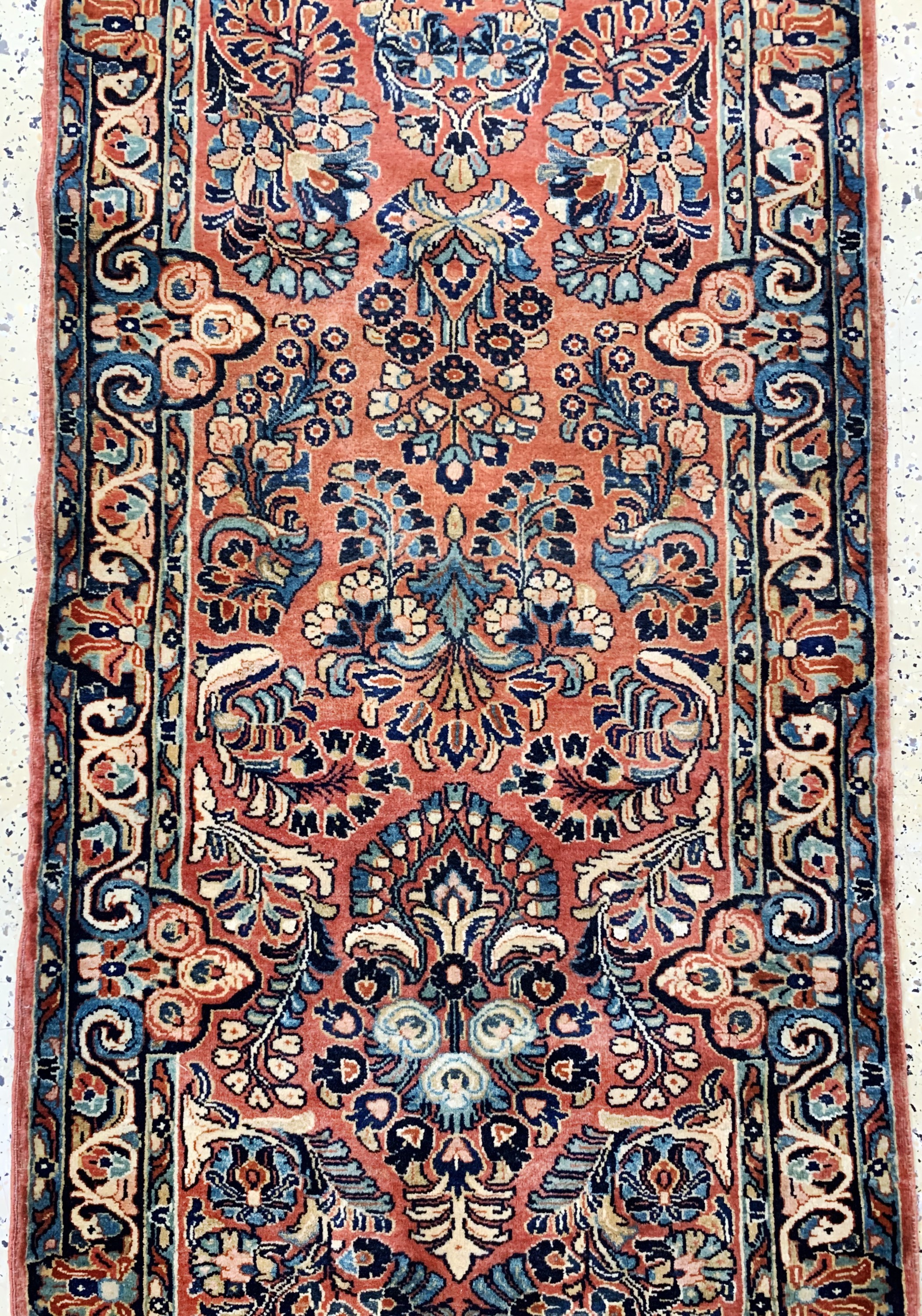 Detail b: Us Re-Import Sarogh, Persien, Anfang 20.Jhd, Korkwolle auf Baumwolle, ca. 625 x 82 cm, EHZ: 2, (fachkundig gereinigt).