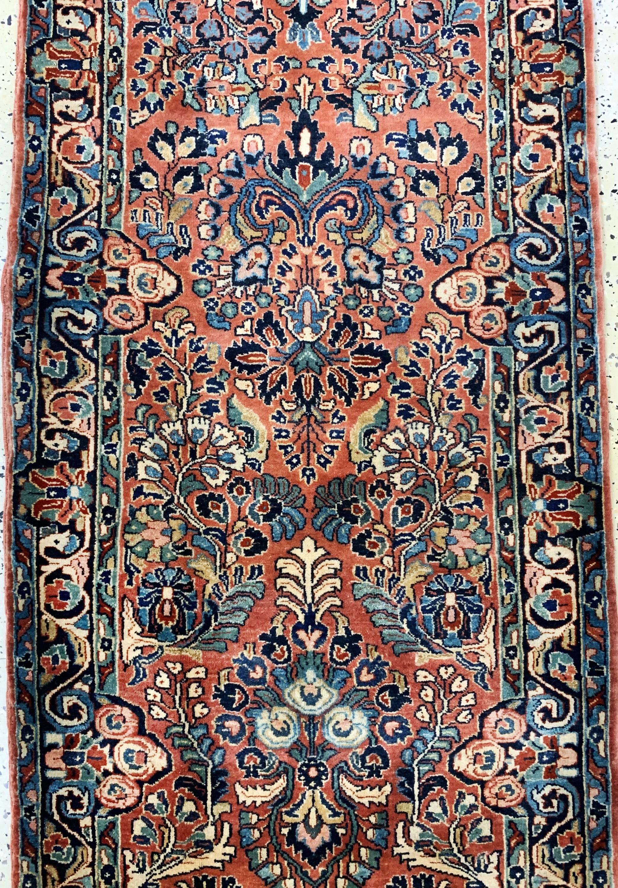 Detail d: Us Re-Import Sarogh, Persien, Anfang 20.Jhd, Korkwolle auf Baumwolle, ca. 625 x 82 cm, EHZ: 2, (fachkundig gereinigt).