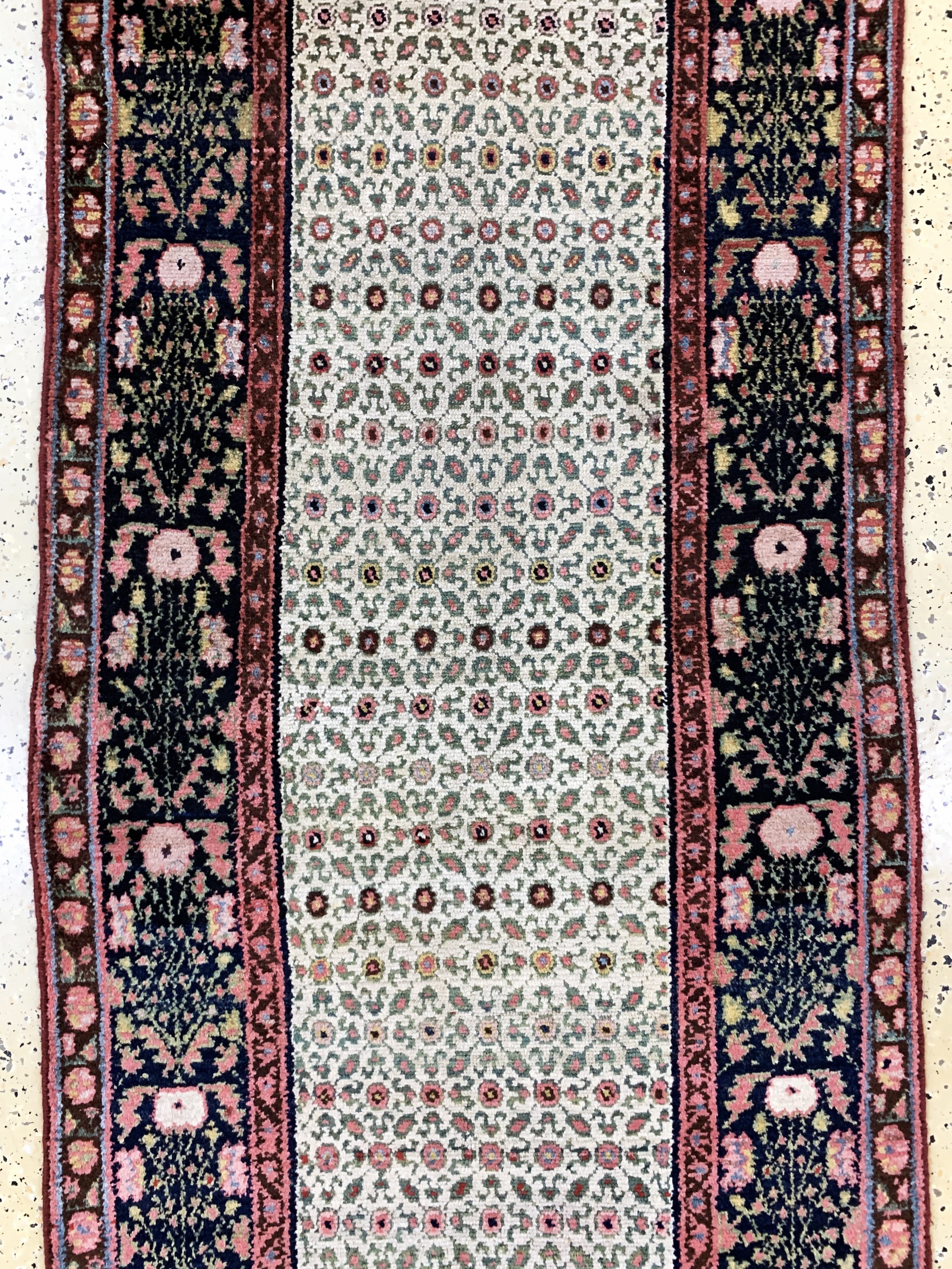Detail c: Antiker Malayer, Persien, um 1900, Wolle auf Baumwolle, ca. 440 x 91 cm, EHZ: 2