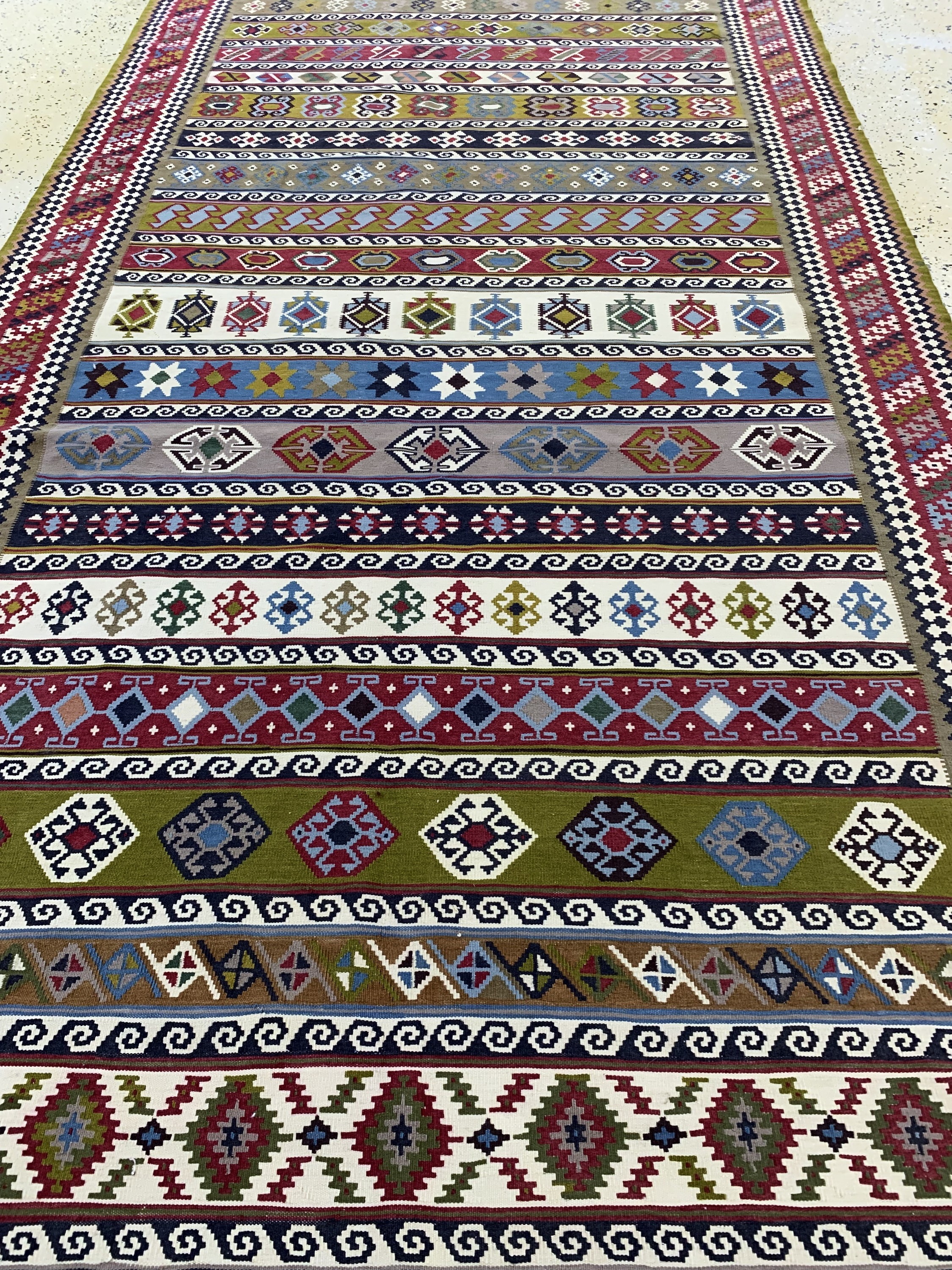 Detail g: Shahsawan Kelim fein, Persien, Mitte 20.Jhd, Wolle auf Wolle, ca. 600 x 155 cm, EHZ: 2