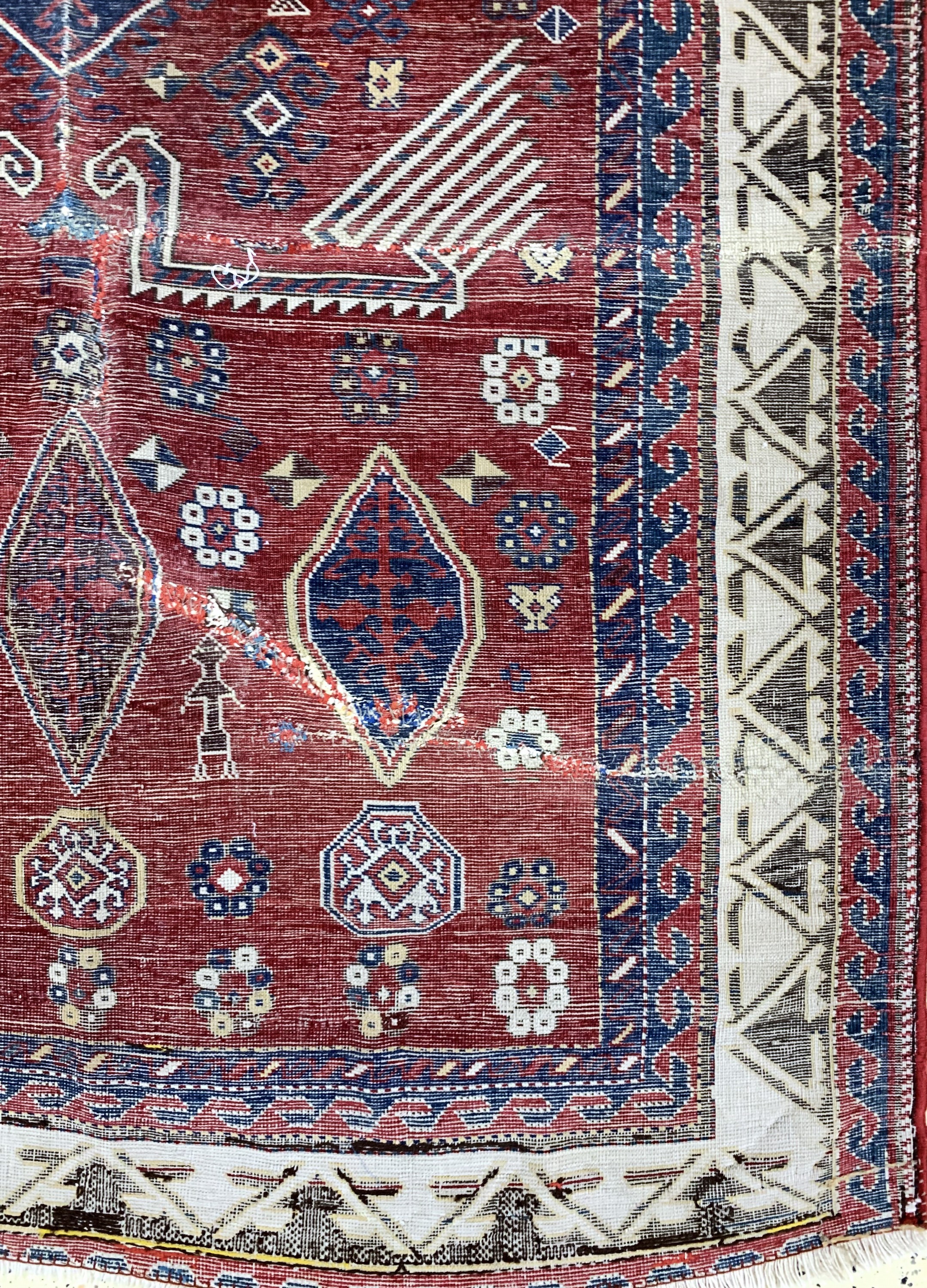 Detail g: Antiker Kazak, Kaukasus, 19.Jhd, Wolle auf Wolle, ca. 285 x 160 cm, EHZ: 4, (mehrfach zusammengesetzt & restauriert).