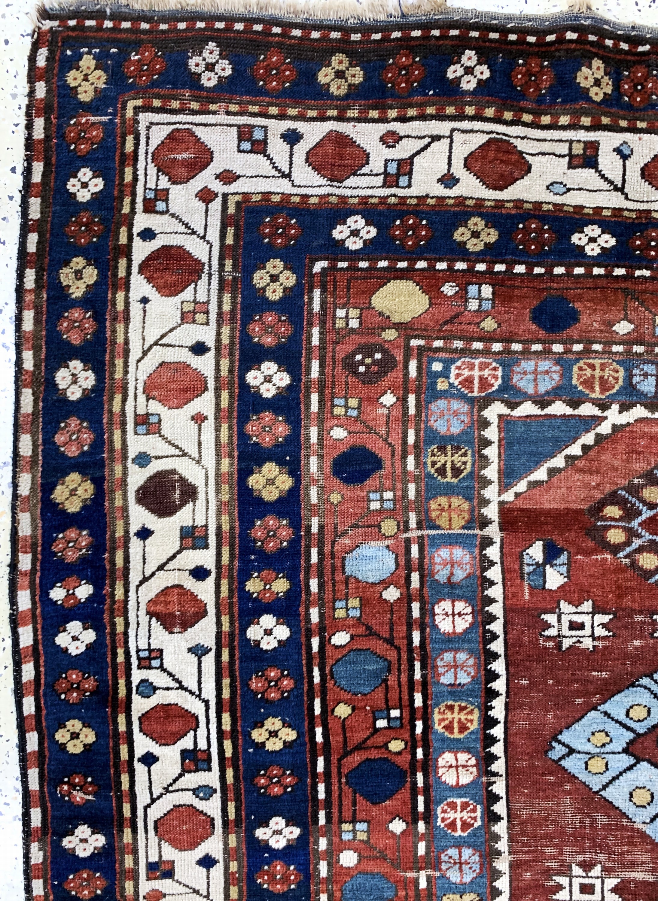 Detail e: Antiker Kazak, Kaukasus, 19.Jhd, Wolle auf Wolle, ca. 225 x 160 cm, EHZ: 3-4(Trittfalten).