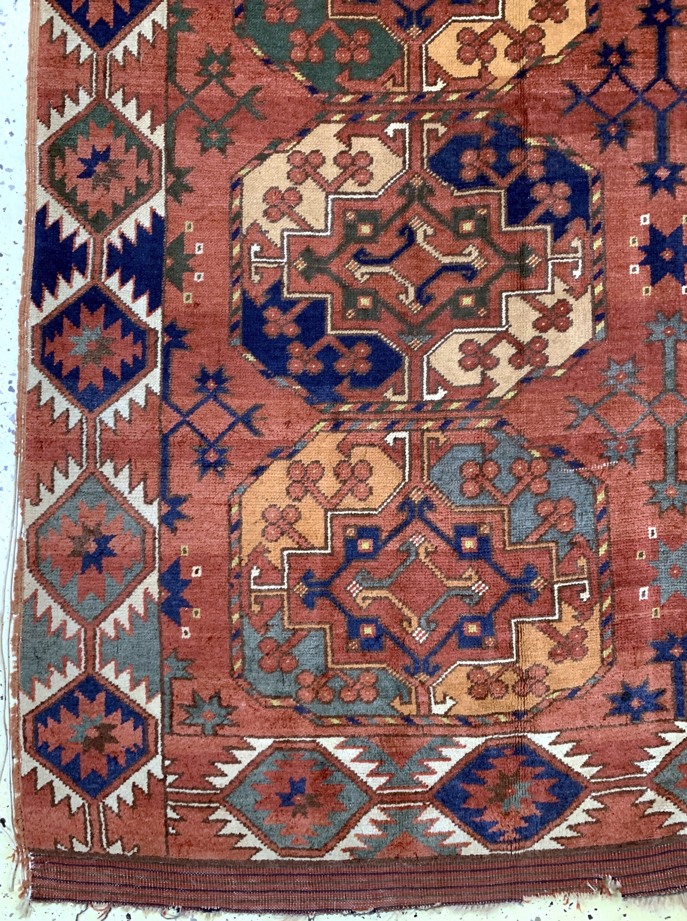 Detail b: Ersari alt, Rumänien, Mitte 20.Jhd, Wolle auf Wolle, ca. 360 x 240 cm, EHZ: 3(restauriert)