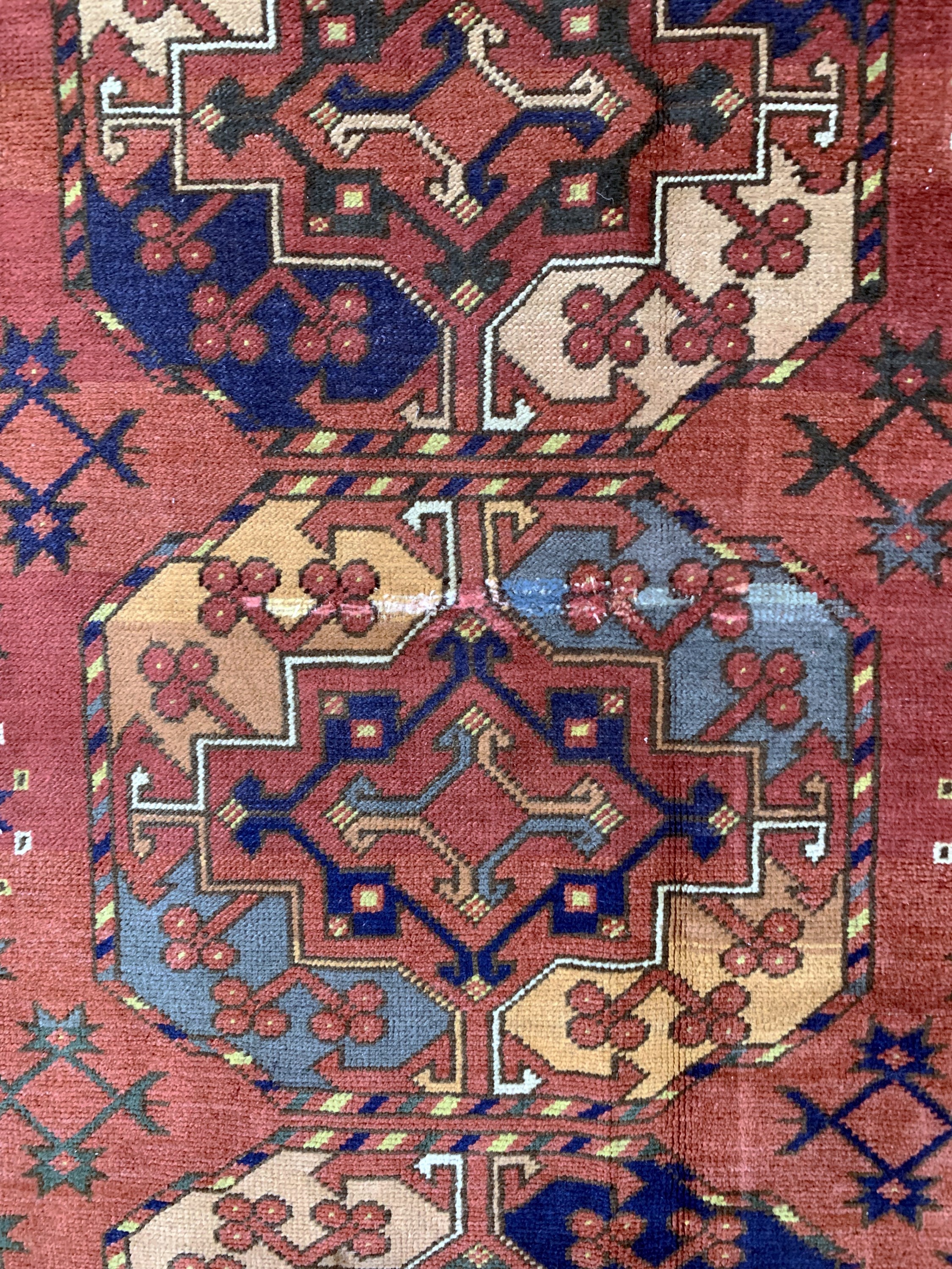 Detail d: Ersari alt, Rumänien, Mitte 20.Jhd, Wolle auf Wolle, ca. 360 x 240 cm, EHZ: 3(restauriert)