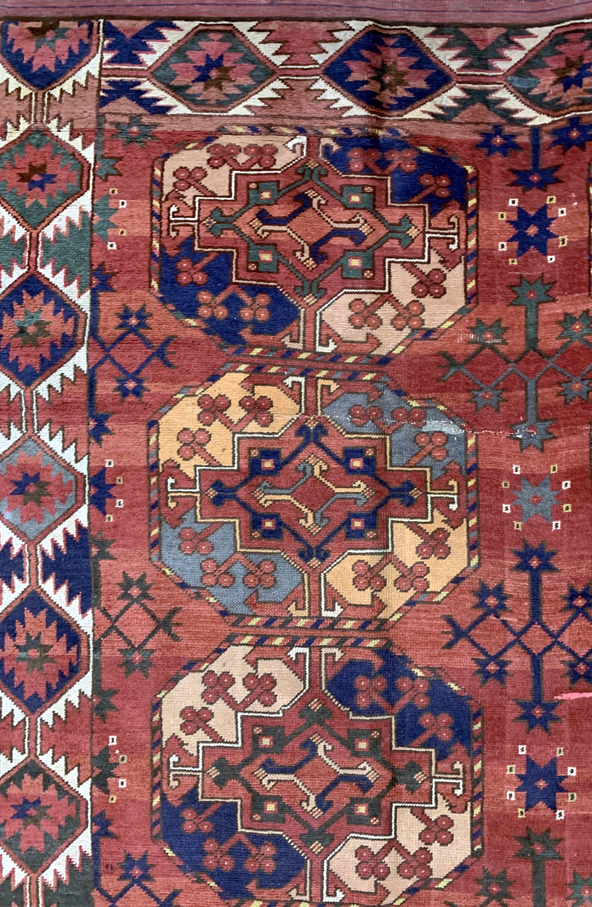 Detail e: Ersari alt, Rumänien, Mitte 20.Jhd, Wolle auf Wolle, ca. 360 x 240 cm, EHZ: 3(restauriert)