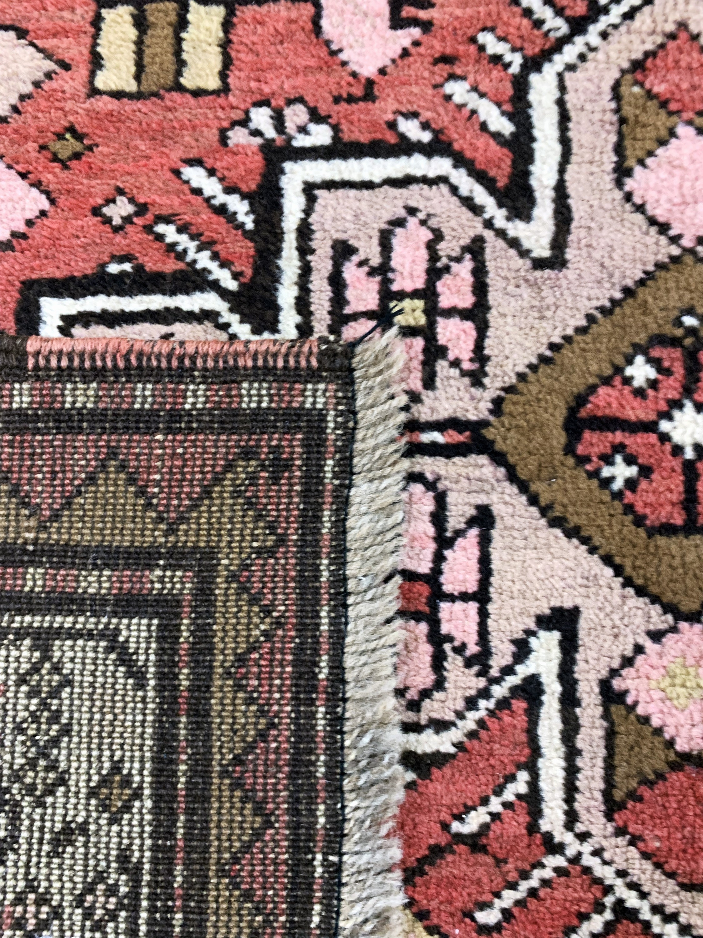 Detail e: Karabagh alt, Kaukasus, Anfang 20.Jhd, Wolle auf Wolle, ca. 244 x 125 cm, EHZ: 2-3
