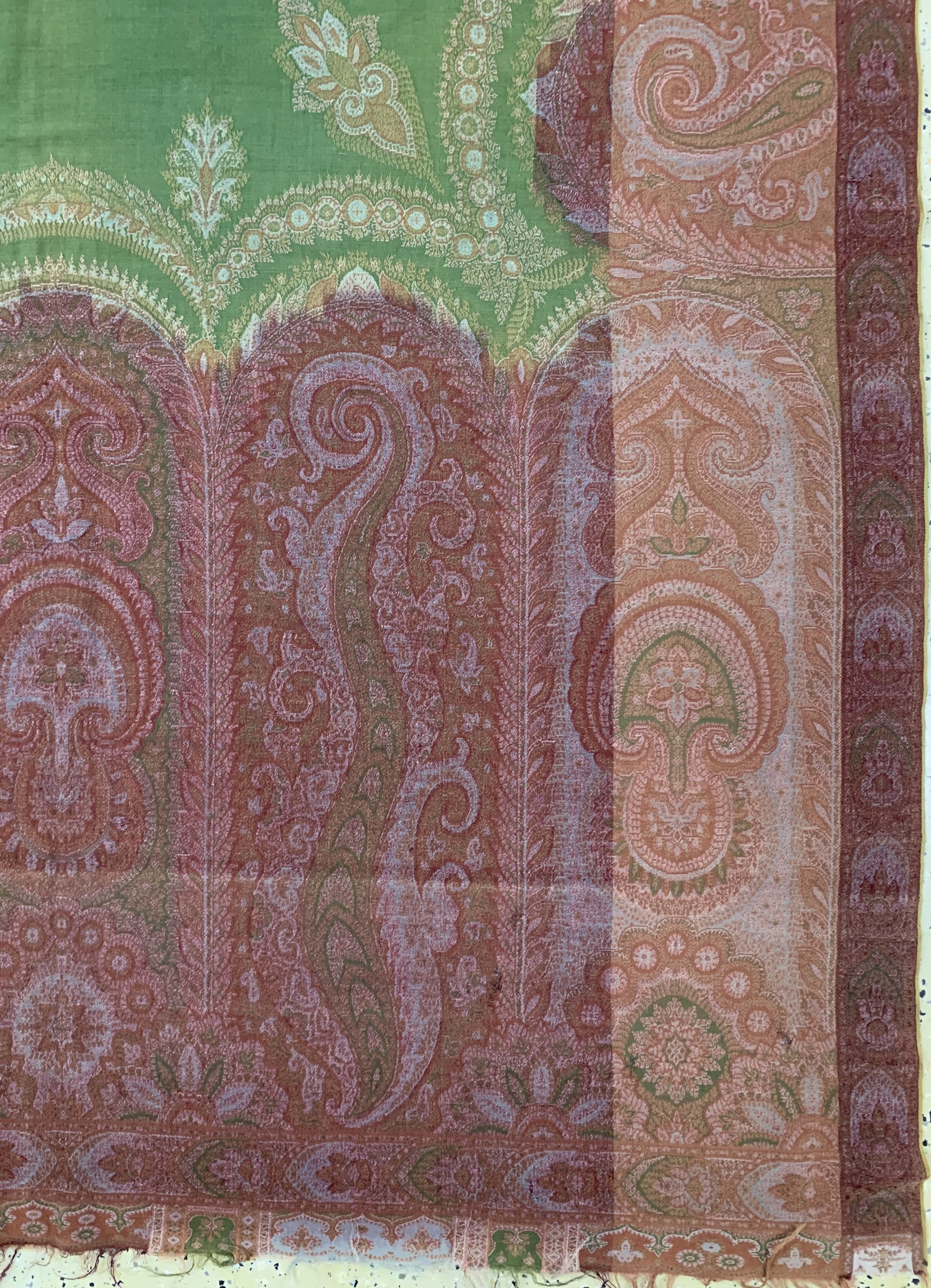 Detail a: Kaschmir Schal, Frankreich, Anfang 20.Jhd Wollstikerei, ca. 309 x 154 cm, EHZ: 2