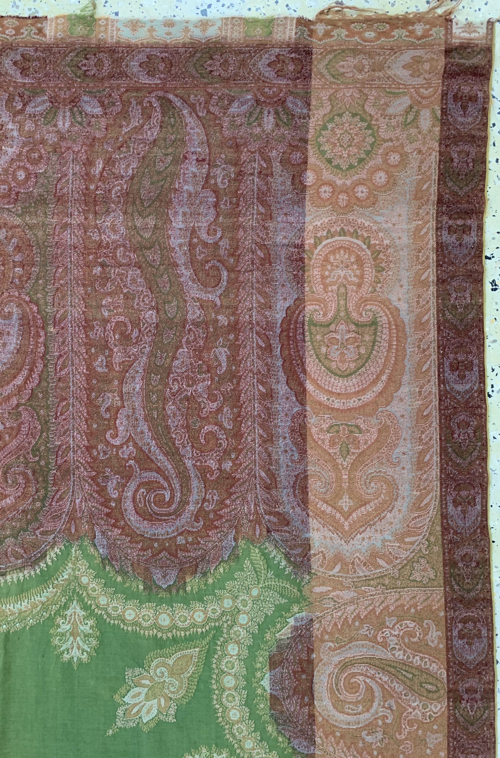 Detail e: Kaschmir Schal, Frankreich, Anfang 20.Jhd Wollstikerei, ca. 309 x 154 cm, EHZ: 2