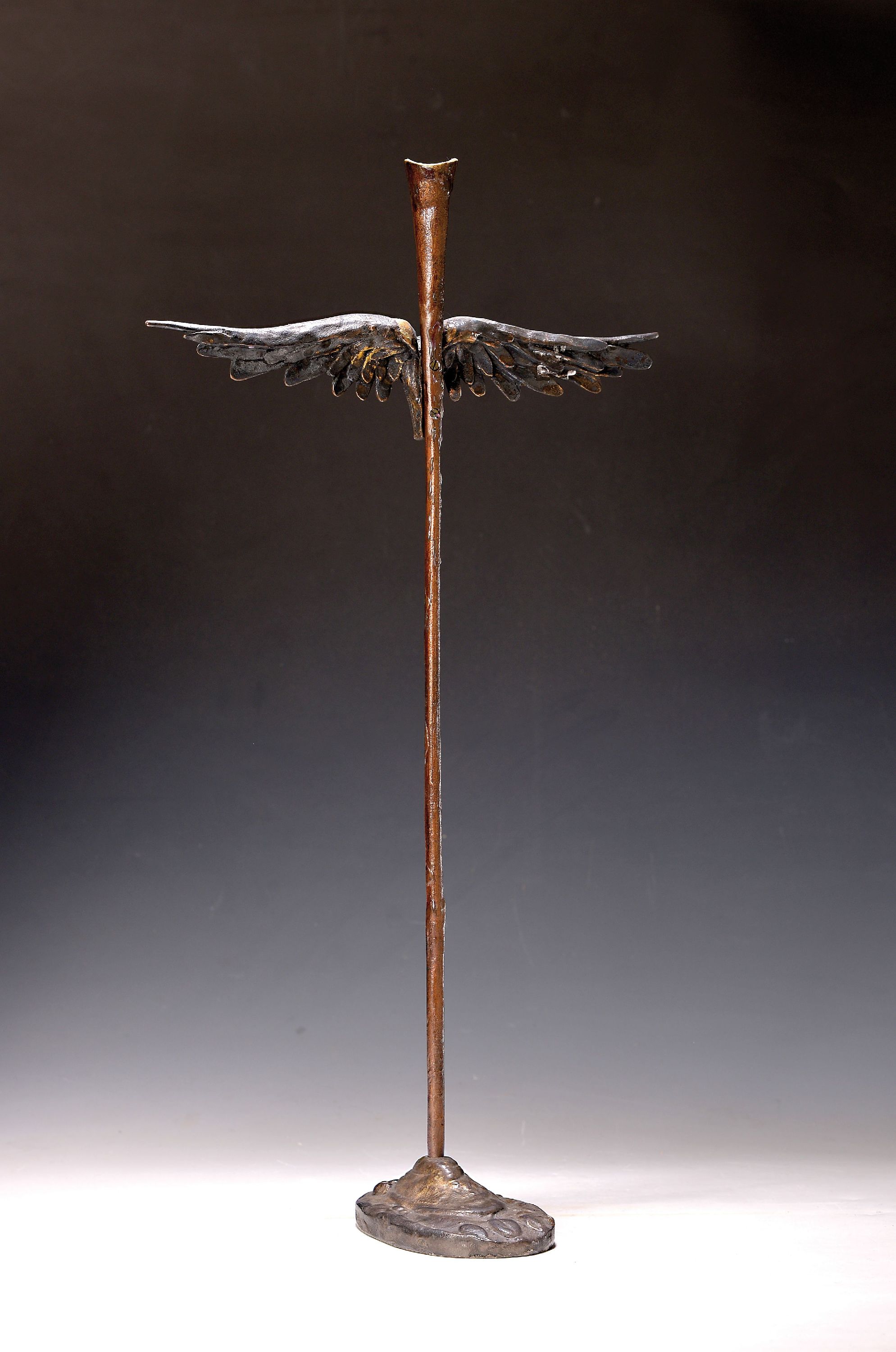 Detail k: Paul Wunderlich, 1927-2010, Flügelleuchter, Bronze, sign., dat. 1979 und num. 55/300, ca. 61 cm