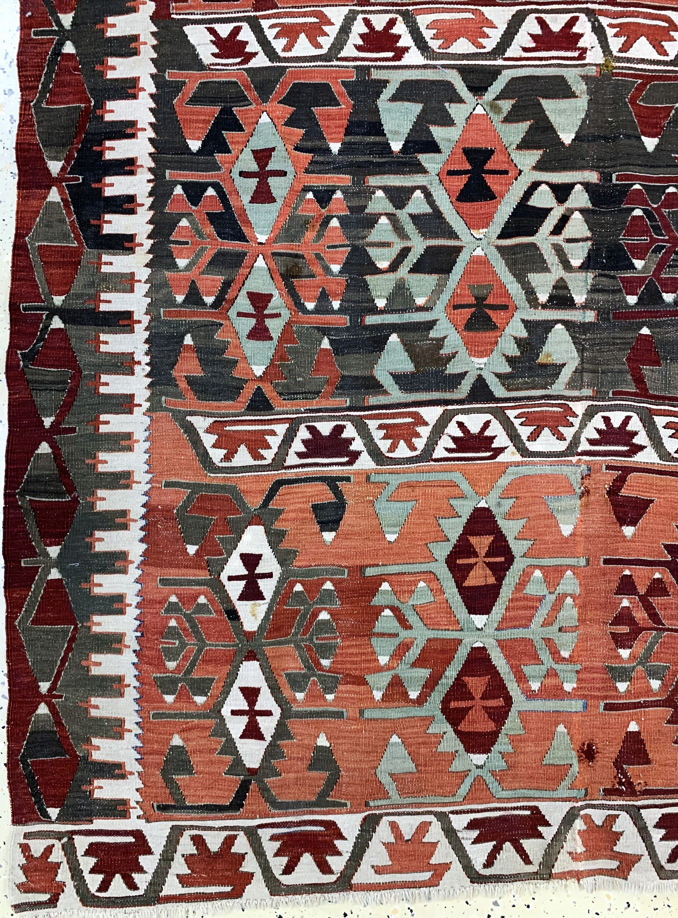Detail b: Anatol Kelim antik, Türkei, um 1900, Wolle auf Wolle, ca. 360 x 165 cm, EHZ: 2