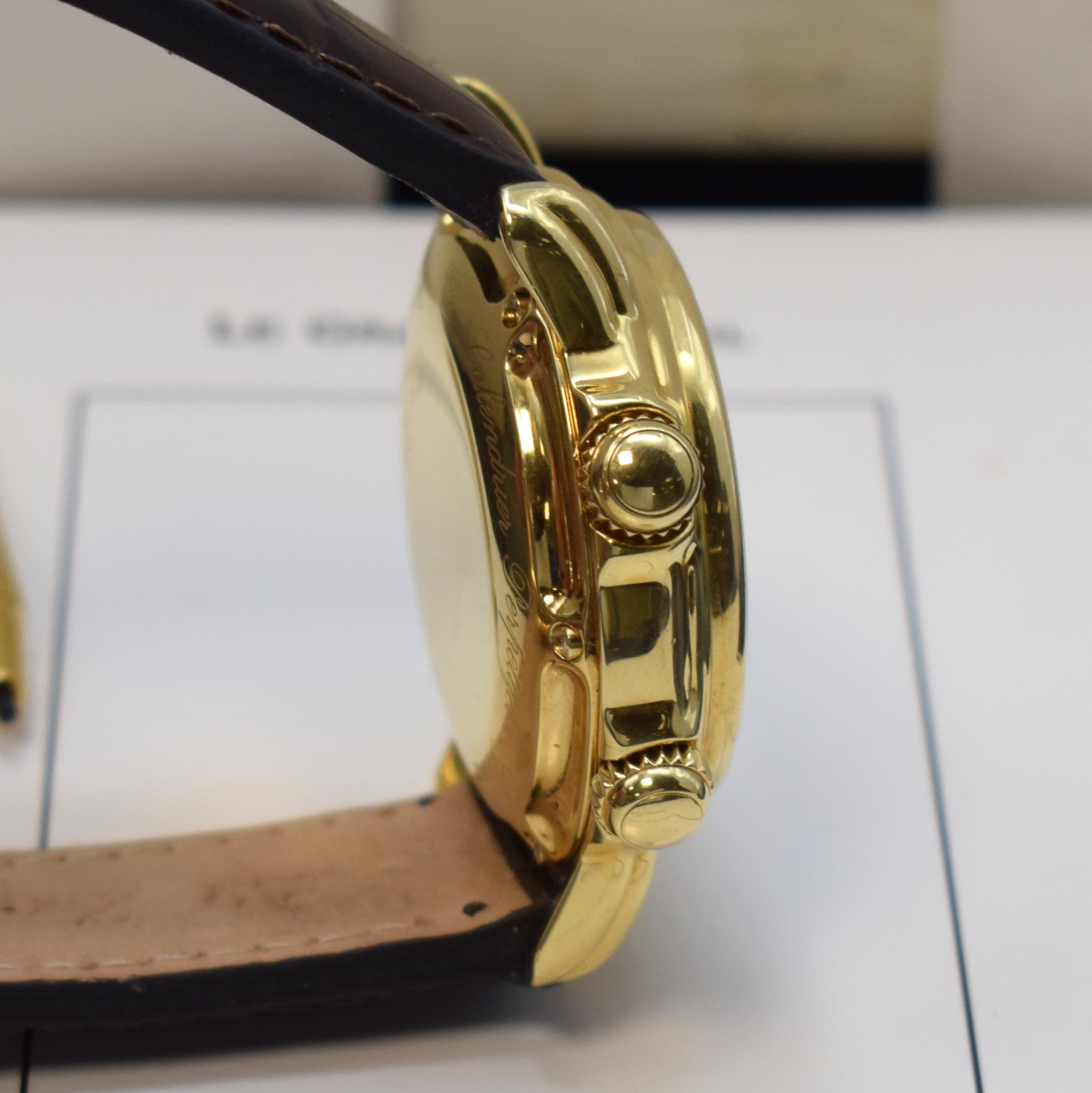 Detail d: Jaeger-LeCoultre astronomische Herrenarmbanduhr Calendrier Perpetual Grand Reveil in GG 750/000 Referenz 180.1.99, Schweiz um 1992, massives Goldgeh. ...