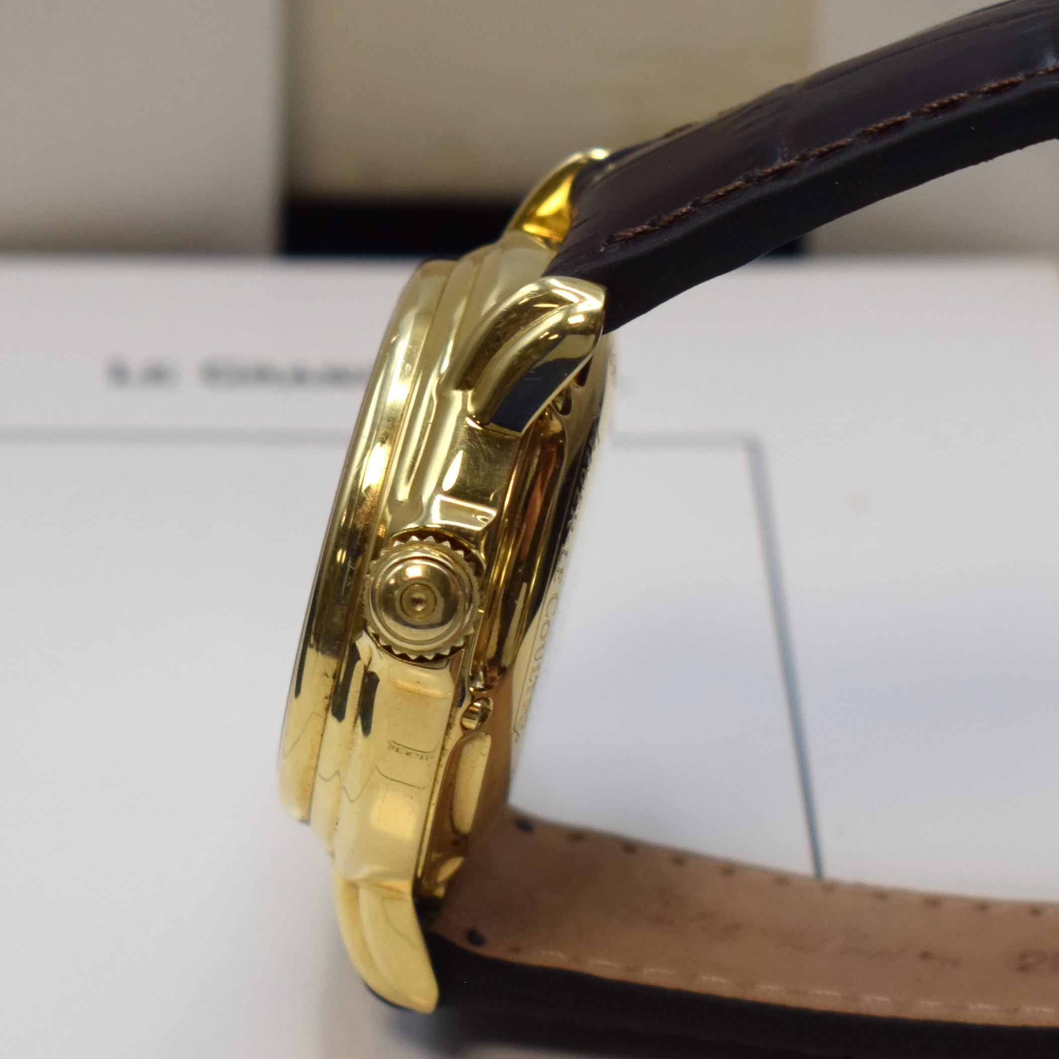 Detail e: Jaeger-LeCoultre astronomische Herrenarmbanduhr Calendrier Perpetual Grand Reveil in GG 750/000 Referenz 180.1.99, Schweiz um 1992, massives Goldgeh. ...