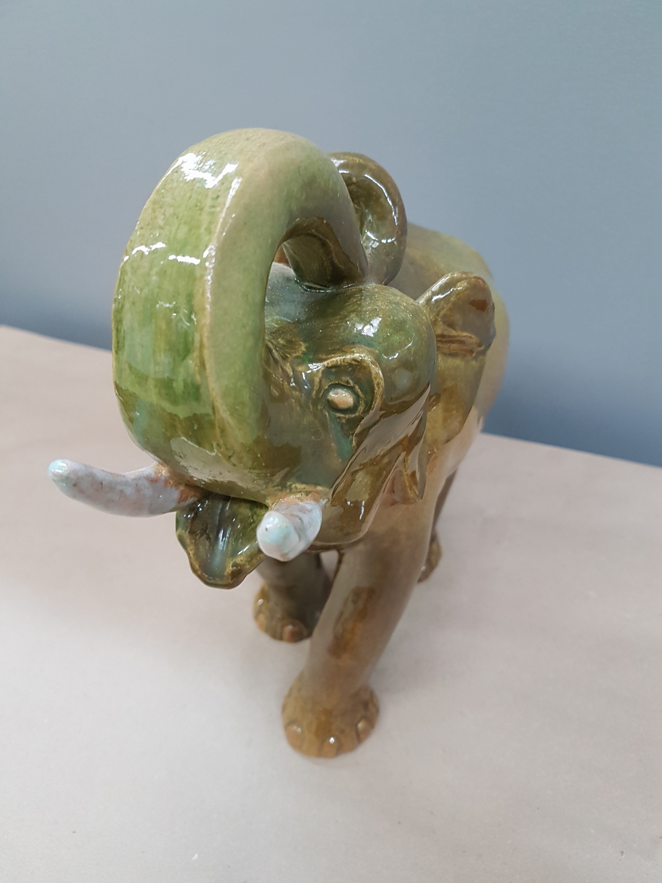 Detail c: Carl Egler, 1896 Rappenau - 1982 Karlsruhe, Kunstkeramik, Elefant, staffiert, am Fuß signiert, ca. 25 x 23 x 10 cm