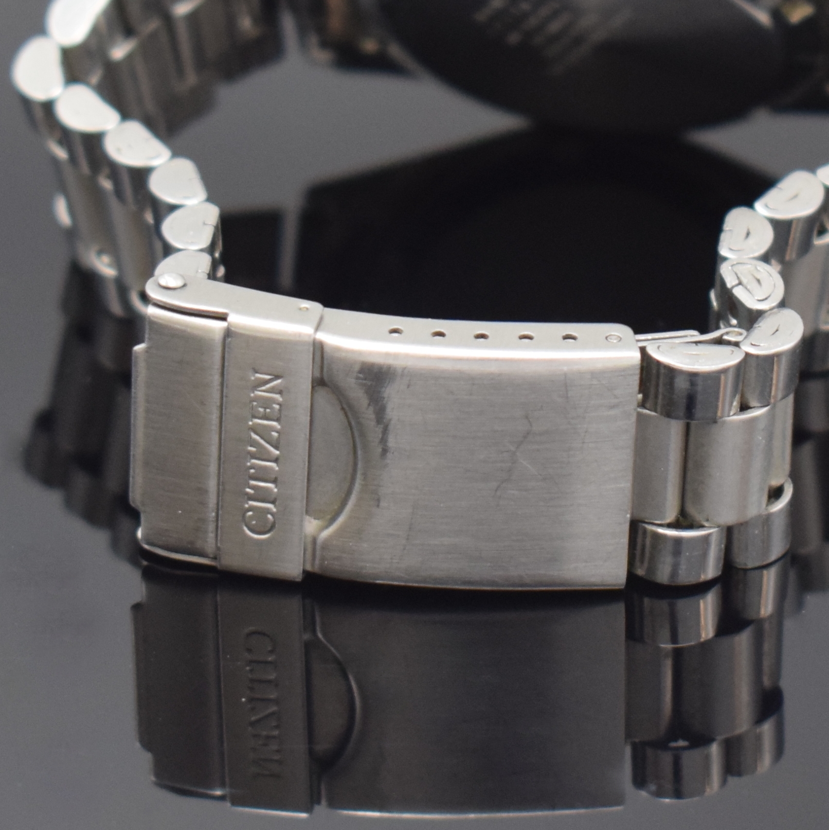 Detail d: CITIZEN Herrenarmbanduhr Eagle 7 Referenz 4-R12021 RW Automatik, Japan um 1978, Edelstahlgeh. inkl. orig. Gliederband m. Faltschl., Boden verschr., ...