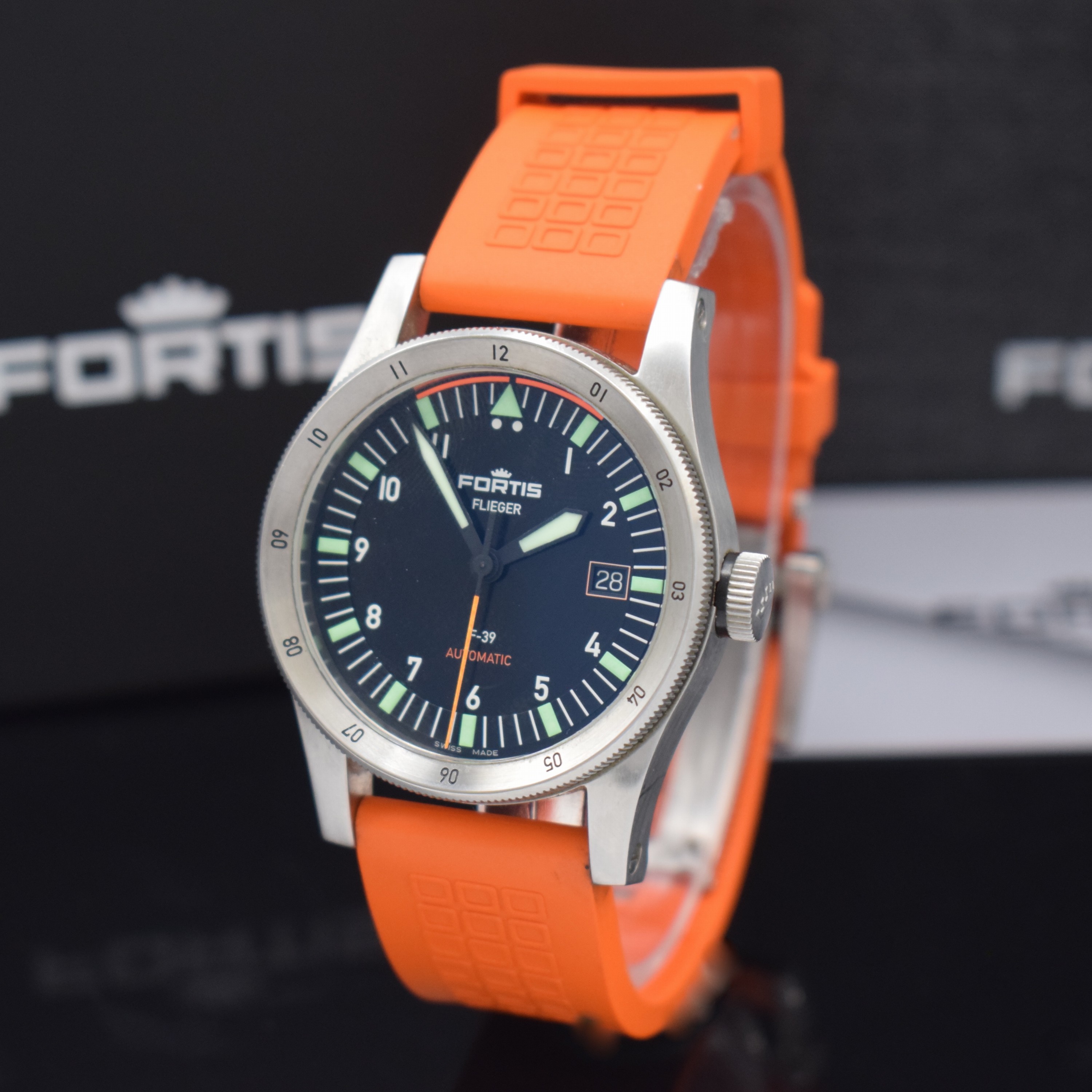 FORTIS Fliegeruhr F-39 Referenz W.422.0021 in Stahl, Schweiz verk. lt. beil. Garantiekarte 06/2022, Automatik, Boden u. Krone verschr., orig. ...