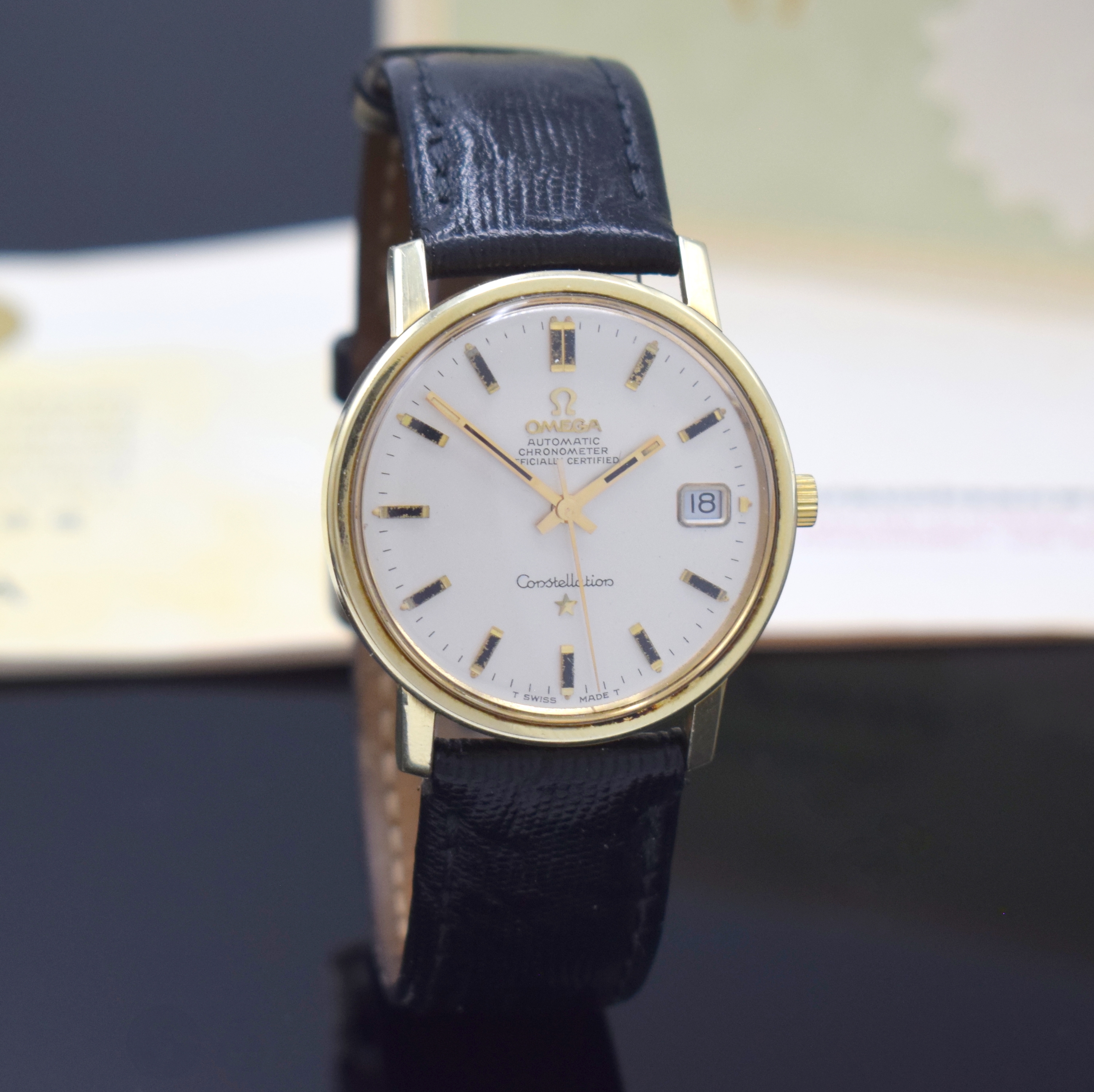Detail b: OMEGA Constellation Herrenarmbanduhr Chronometer Referenz 168.018, Schweiz verk. lt. beil. Pap. 1968, Geh. m. Goldhaube, Stahlboden m. Darst. ...