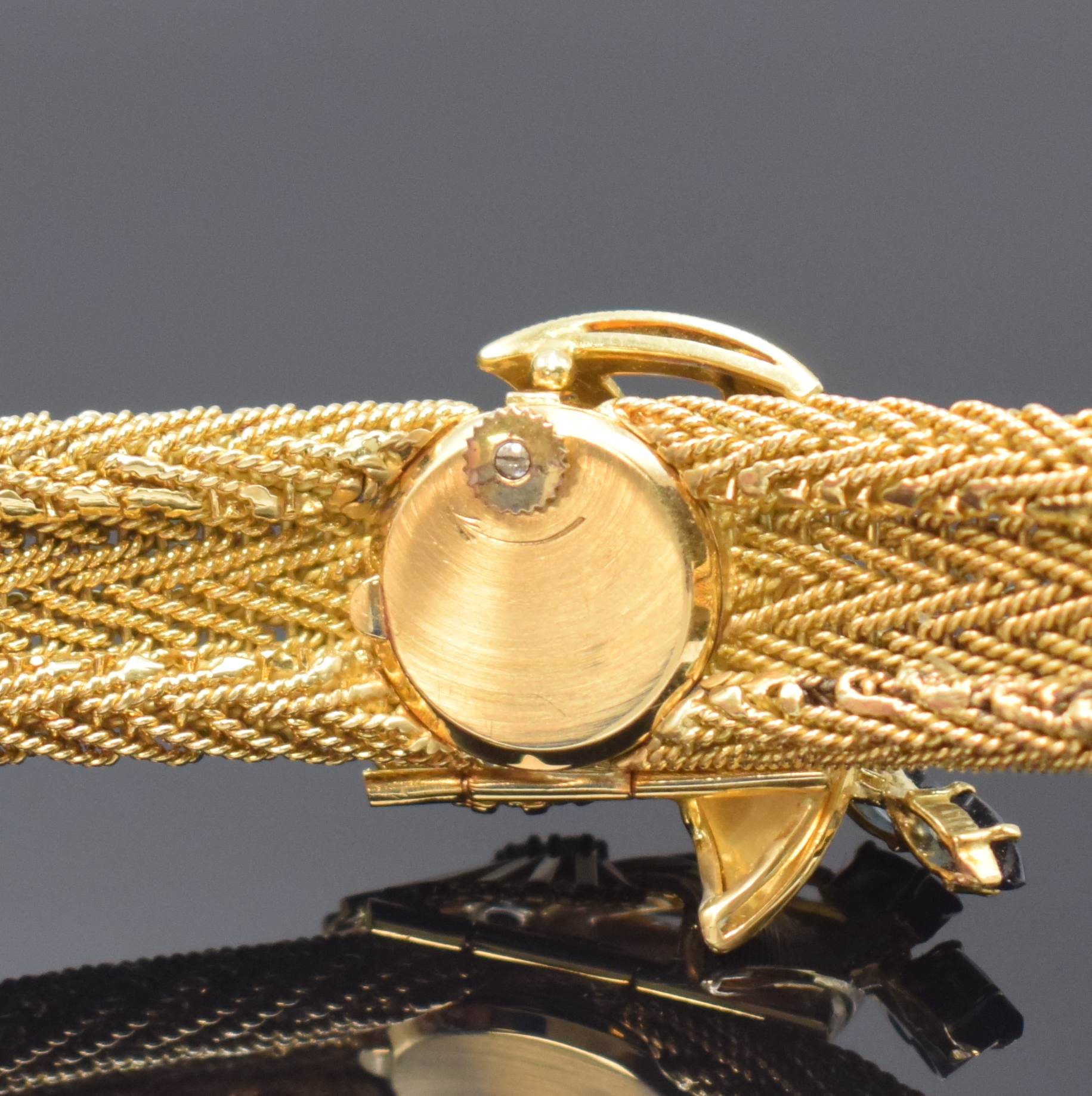 Detail e: BAUME & MERCIER / ESZEHA aufwendige Damenarmbanduhr in GG 750/000, Schweiz um 1960, Handaufzug, aufklappbare Schmuckschutzkappe aufw. mit Diamanten ...