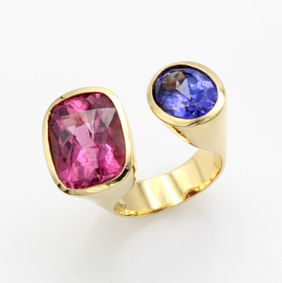 Image Ring mit Farbsteinen, GG 750/000, offen gearb., ovaler, fac. Tansanit ca. 4.72 ct, ...