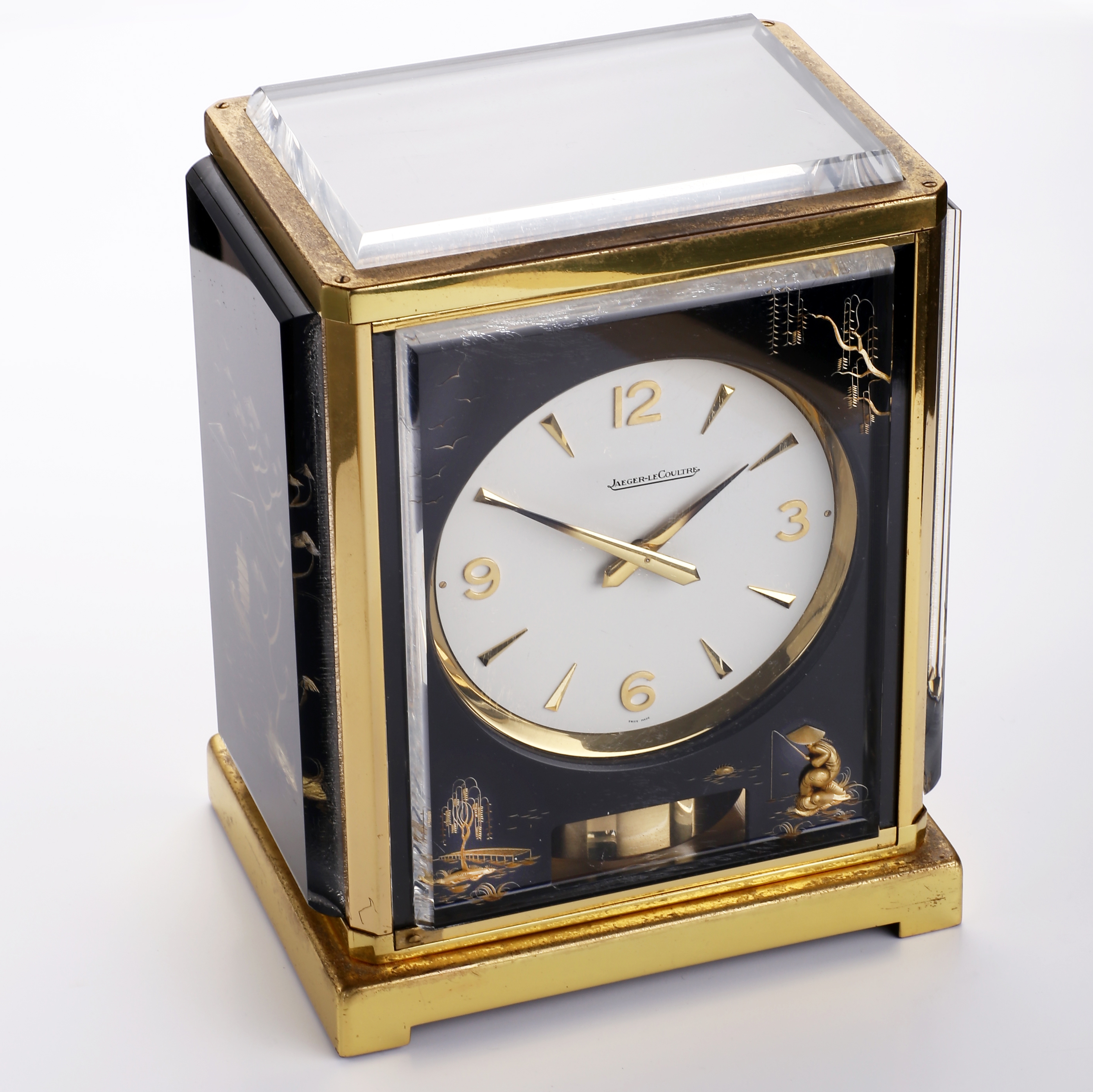 Jaeger-LeCoultre Tischuhr Serie Atmos V Chinois Referenz 5805, Schweiz um 1970, aufwendiges Geh., Messingaußenteile hartverg. pat./korr., Front u. ...