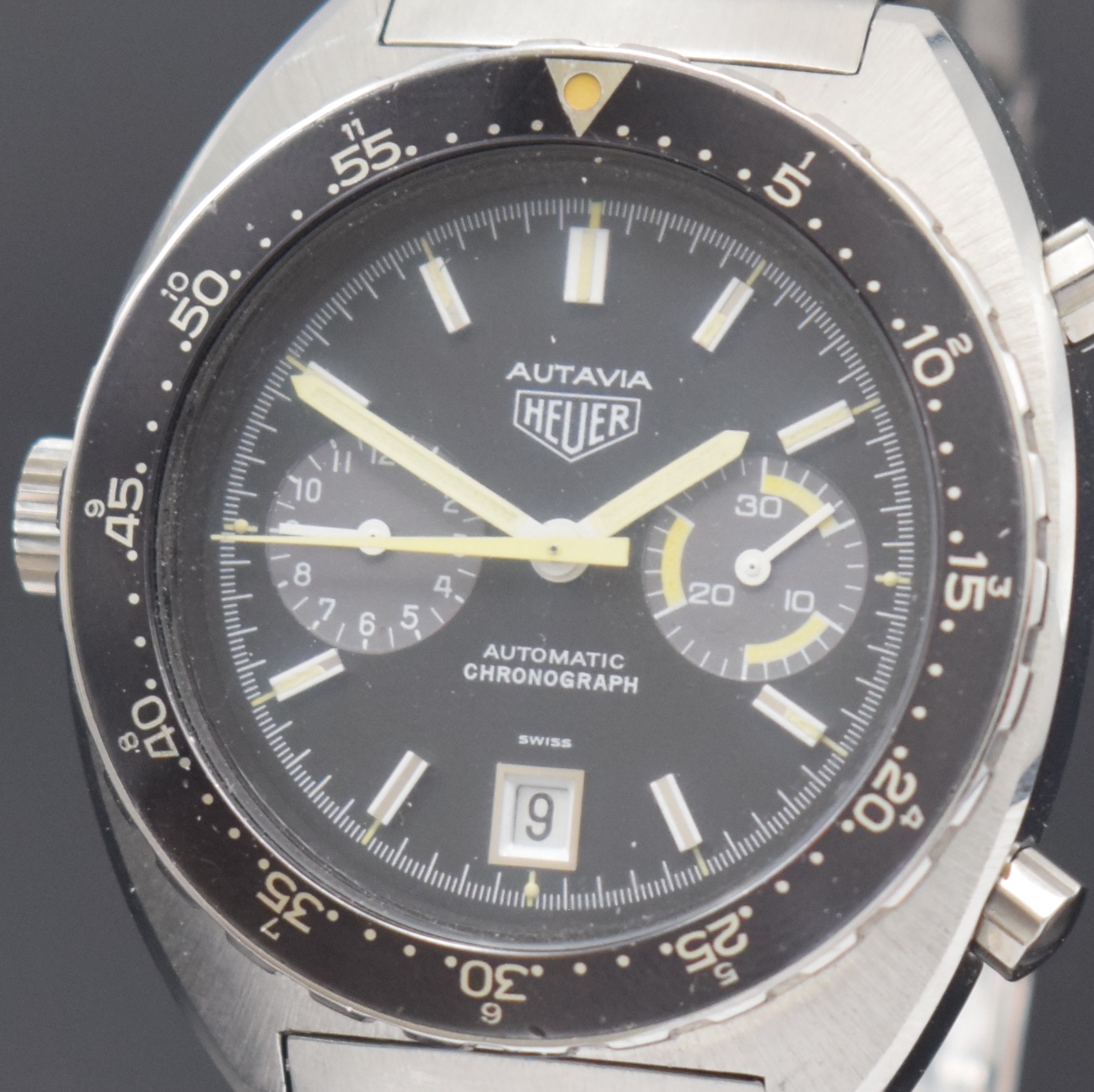 Detail a: HEUER Autavia Armbandchronograph in Stahl/ Stahlband Referenz 11630, Schweiz um 1975, Automatik, verschr. Geh., orig. Krone u. Drücker, beids. ...
