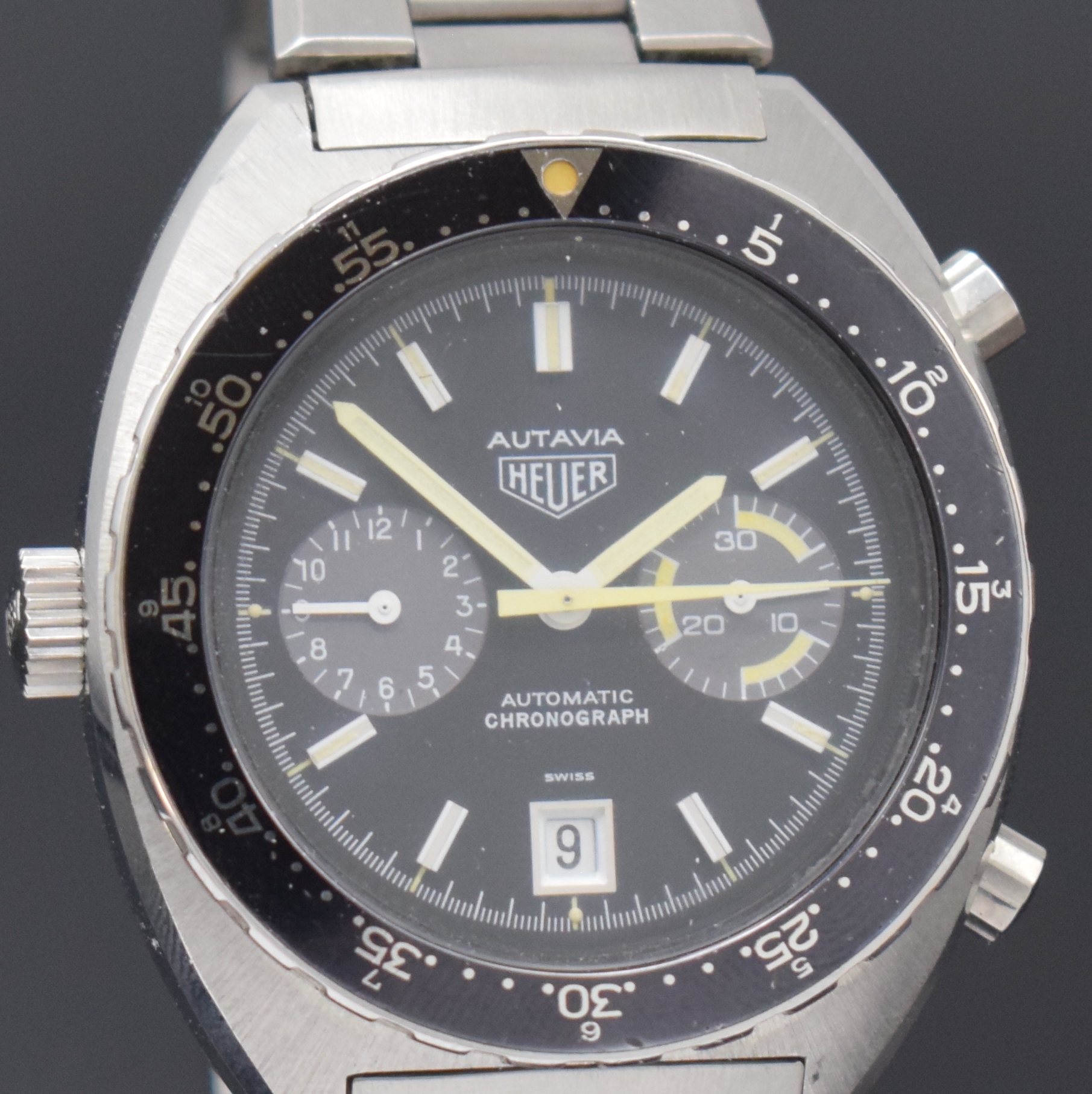 Detail c: HEUER Autavia Armbandchronograph in Stahl/ Stahlband Referenz 11630, Schweiz um 1975, Automatik, verschr. Geh., orig. Krone u. Drücker, beids. ...