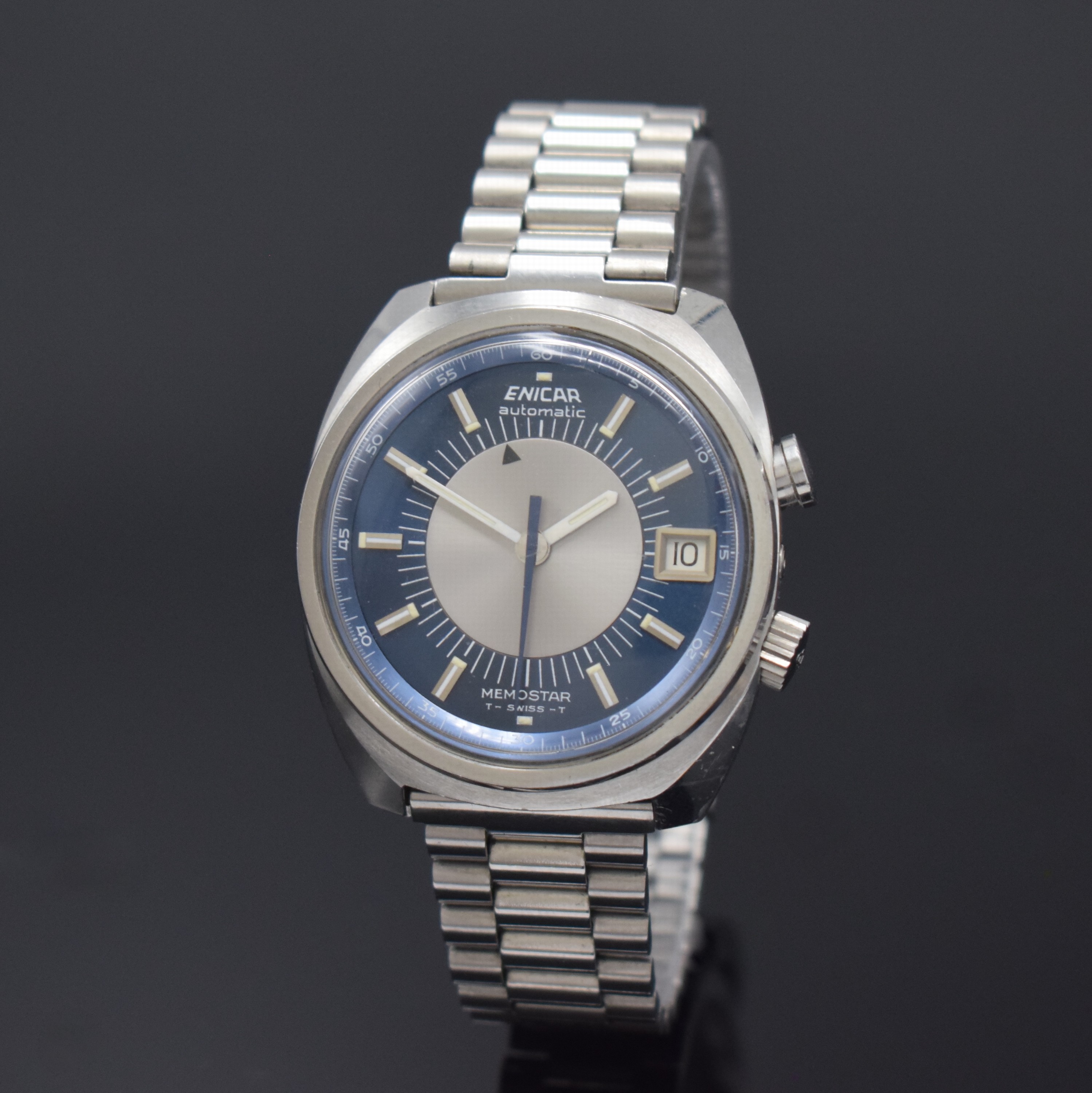 ENICAR Memostar Armbandwecker in Stahl Referenz 298-01-01, Schweiz um 1970, Automatik, verschr. Geh., Boden verkr., neutrales Stahlband, blaues ...