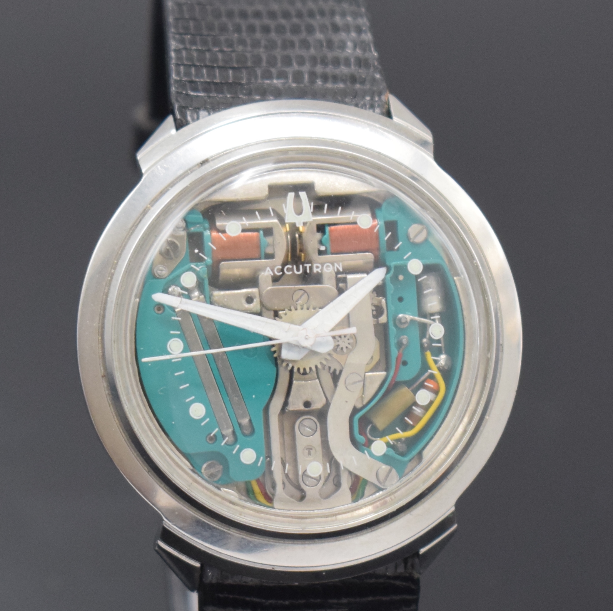 Detail c: BULOVA Accutron Spaceview Stimmgabel- Armbanduhr, Schweiz um 1965, verschr. Geh., rücks. Batteriefach u. Zeigerst., Plexiglas m. innen aufgedruckten ...