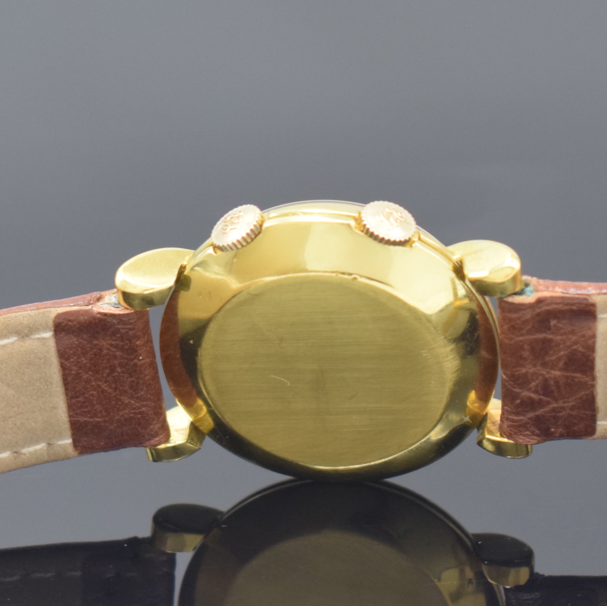Detail c: LeCoultre Armbandwecker im 10k Goldfilled Gehäuse, Schweiz/USA um 1945, Handaufzug, 2 -tlg. Geh., Boden aufgedr., orig. Kronen, silb. ...