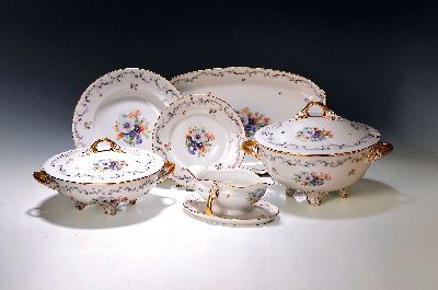 Image 26901502 - Speiseservice, Rosenthal, Charlotte/ Hortensie, Anfang 20. Jh., Deckelterrine, zwei ...