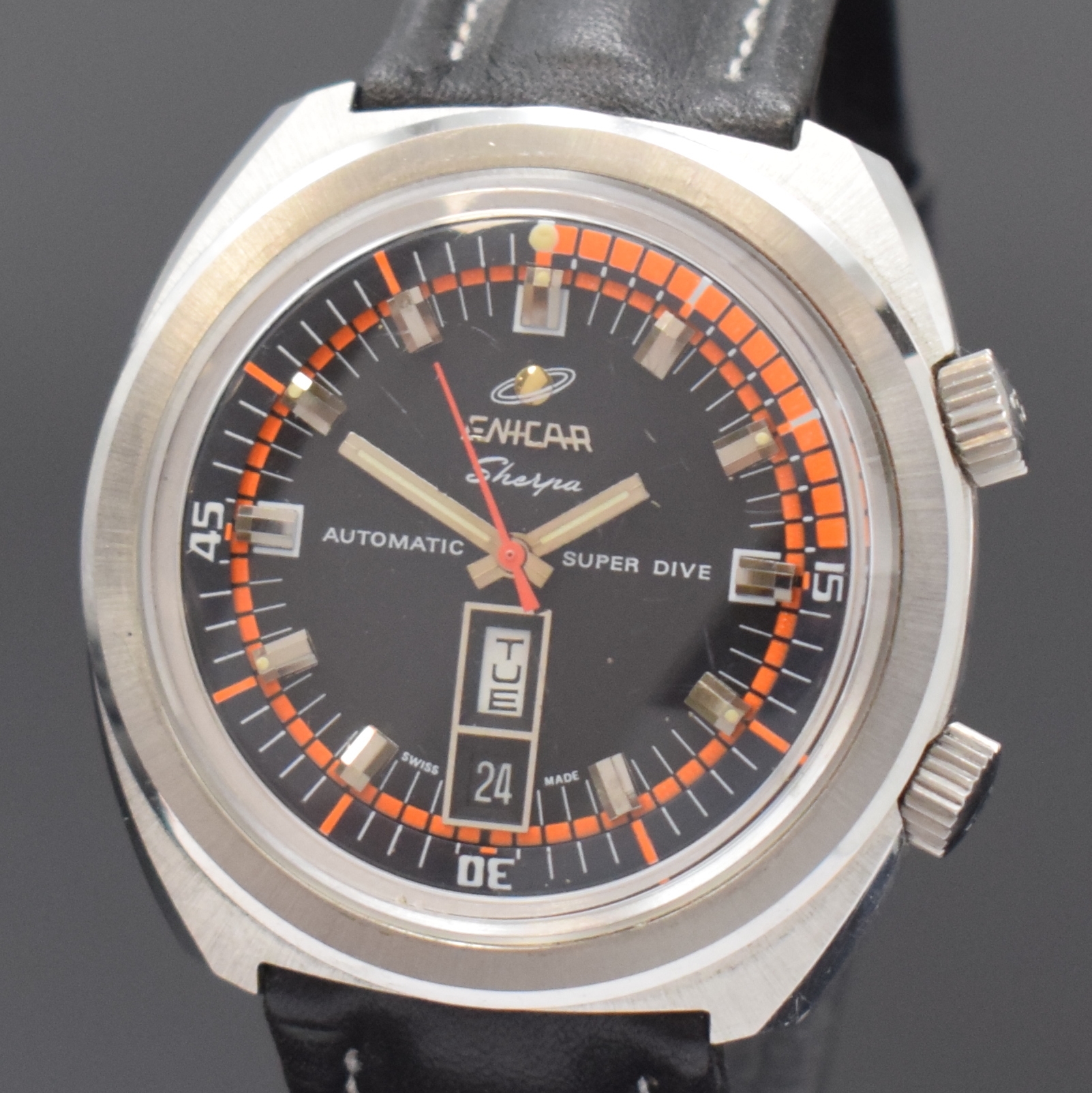 Detail a: ENICAR Sherpa Super Dive Taucheruhr Referenz 167-08-02 in Stahl, Schweiz um 1970, Automatik, unpoliertes Geh., innen-liegende Drehlünette zu ...