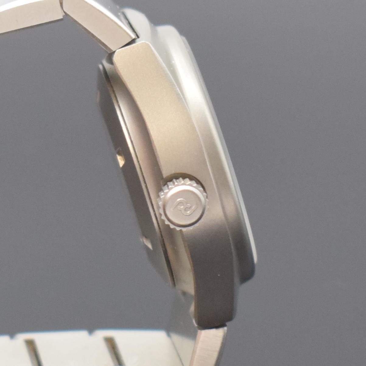 Detail b: PORSCHE DESIGN Referenz 7050 nahezu neuwertige Damenarmbanduhr in Stahl an Stahlband, Schweiz um 1985, Automatik, matt. Geh., Boden u. Krone ...