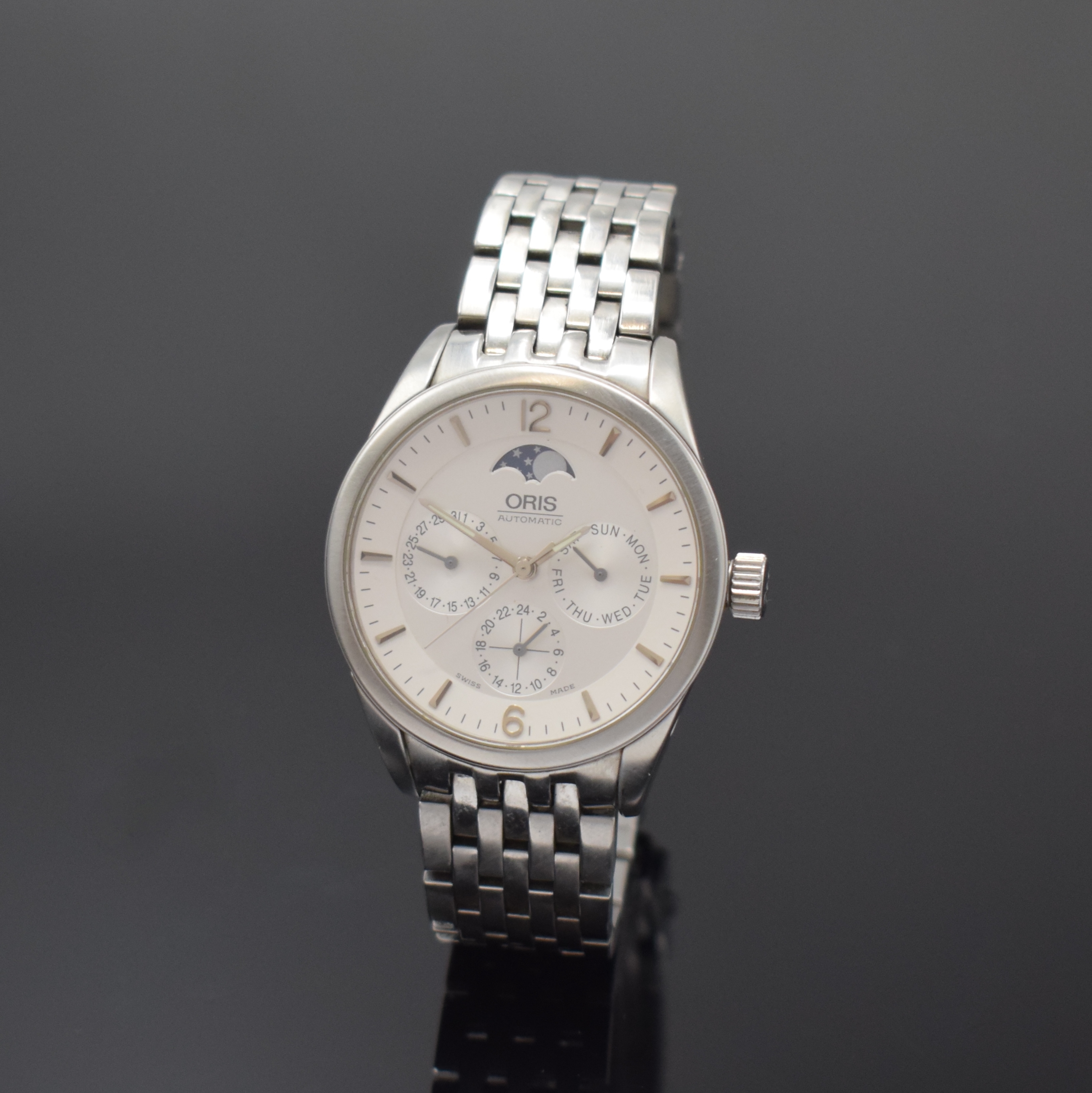ORIS Artelier Armbanduhr mit Mondphase, Tag und Datum in Stahl mit Stahlband, Schweiz um 2000, Automatik, beids. vergl. Geh., Boden verschr., silb. ...