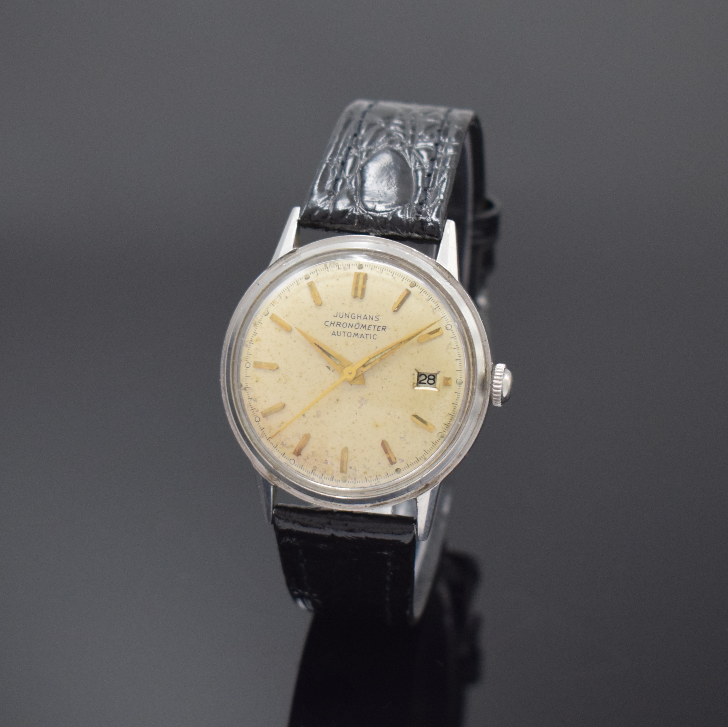 JUNGHANS Automatik-Chronometer Kaliber 83 in Stahl, Deutschland um 1960, 2-tlg. Geh., Boden aufgedr., Glasrand zu ers., silb. Zifferbl. pat., gold. ...